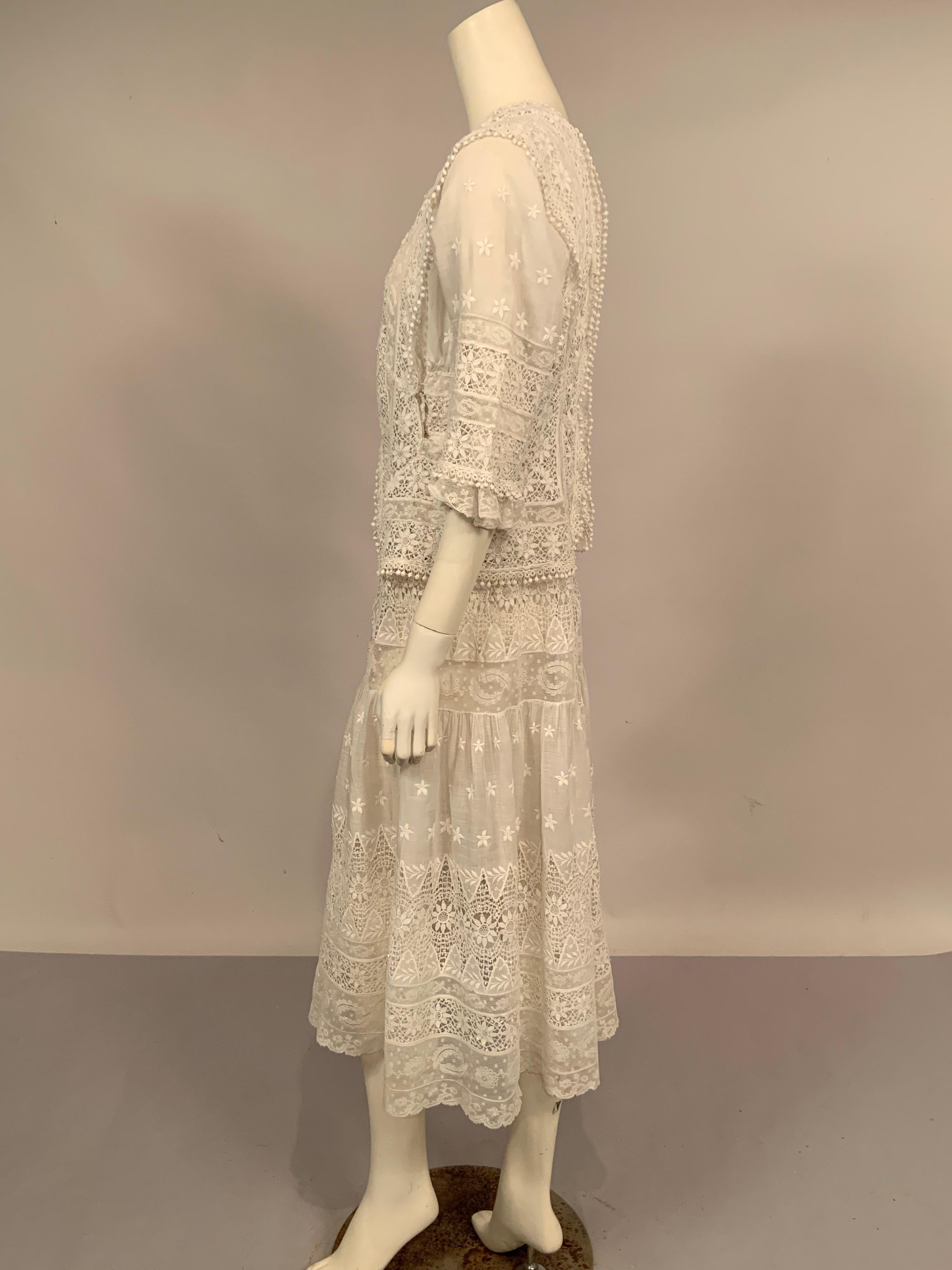 Vintage Edwardian Embroidered Linen and Lace White Dress For Sale 3