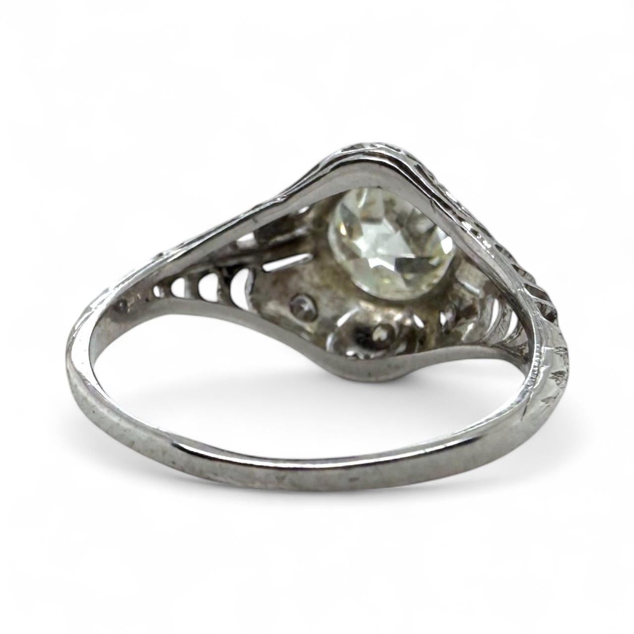 Anello di fidanzamento in platino con diamante d'epoca edoardiana da 1,5 carati in vendita 5