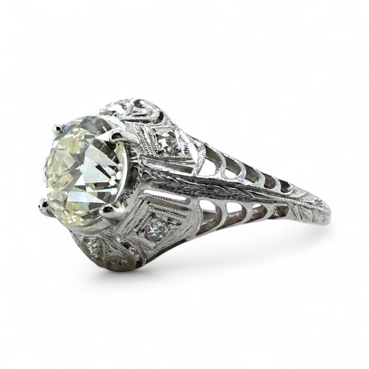 Anello di fidanzamento in platino con diamante d'epoca edoardiana da 1,5 carati in vendita 2