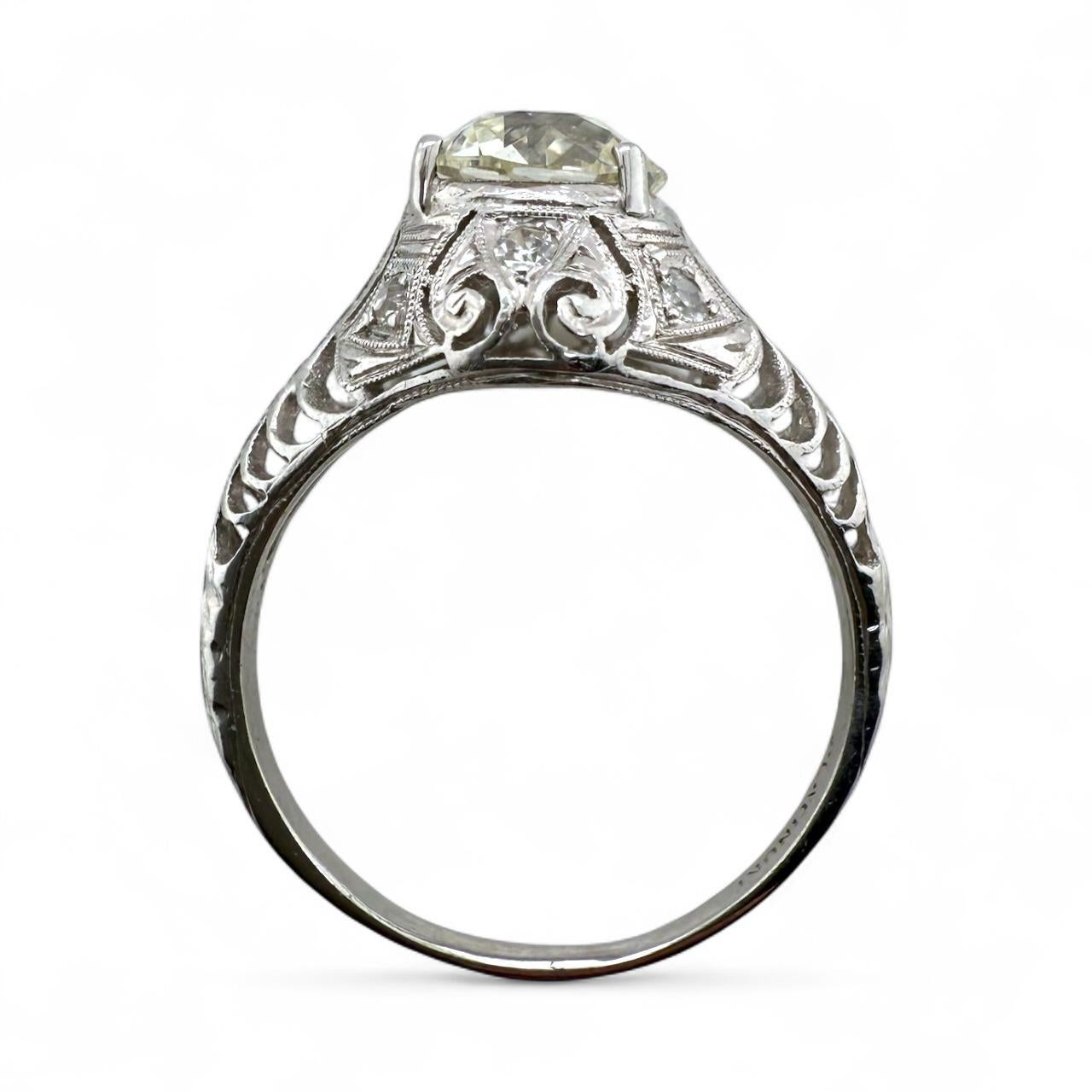 Anello di fidanzamento in platino con diamante d'epoca edoardiana da 1,5 carati in vendita 4