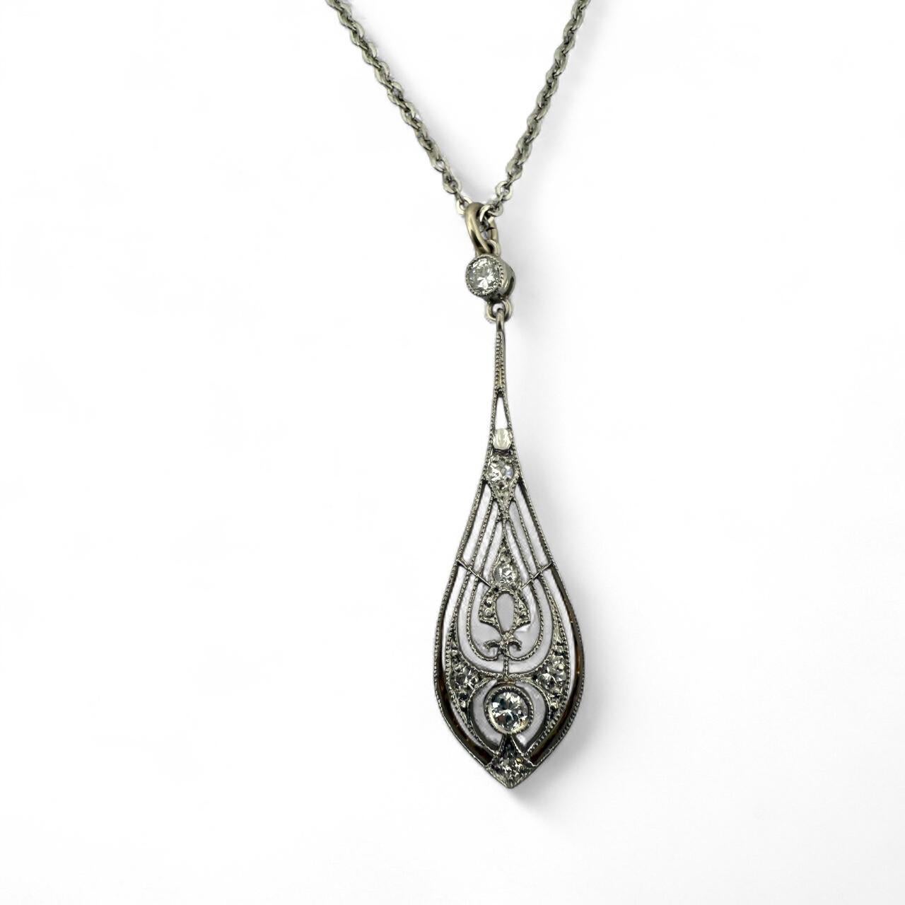 Édouardien Vintage Edwardian Era Dainty Filigree Diamond Necklace en vente