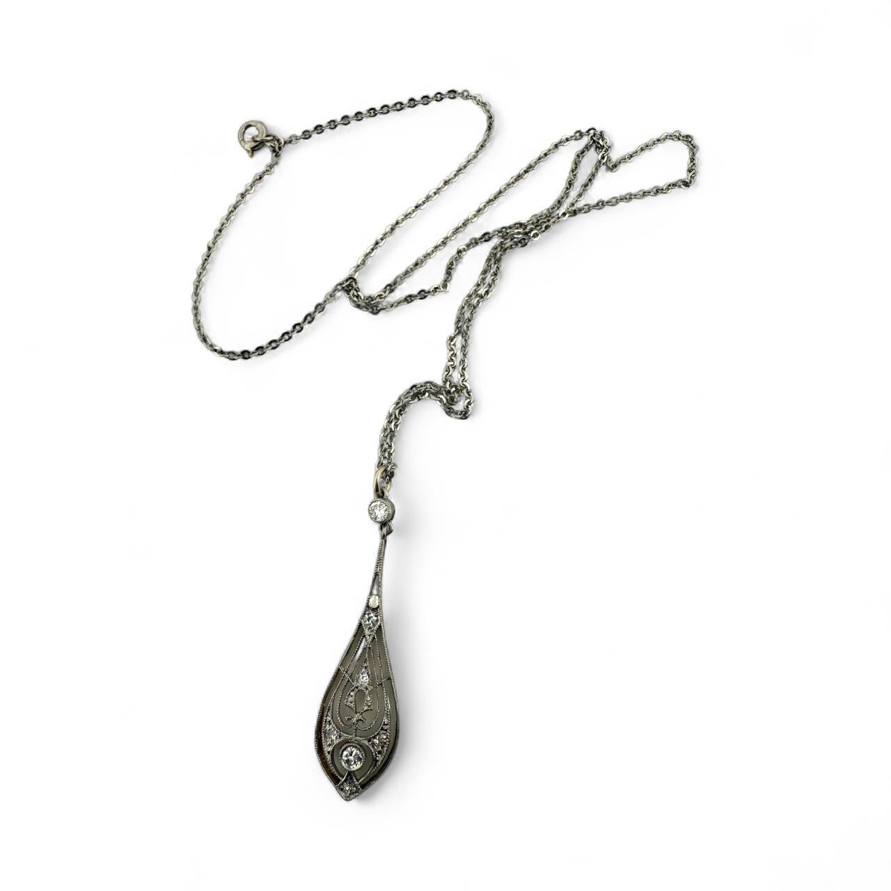 Vintage Edwardian Era Dainty Filigree Diamond Necklace Excellent état - En vente à Montgomery, AL