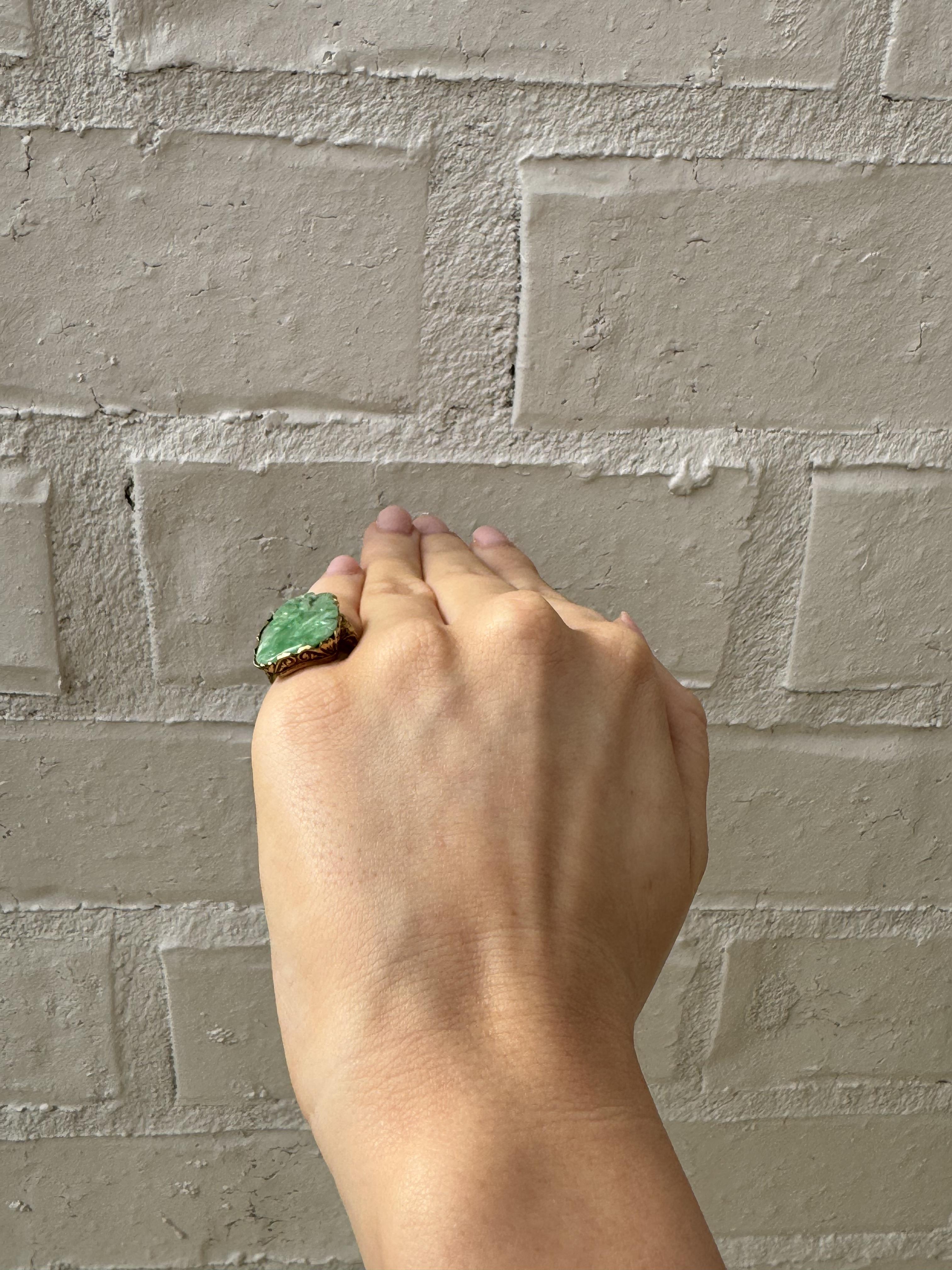 Women's Vintage Edwardian Era Elaborately Carved Jade Ring 14K Yellow Gold For Sale