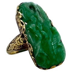 Aufwändig geschnitzter Jade-Ring aus 14 Karat Gelbgold aus der Edwardianischen Ära