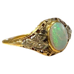 Bague vintage d'époque édouardienne en opale et diamant