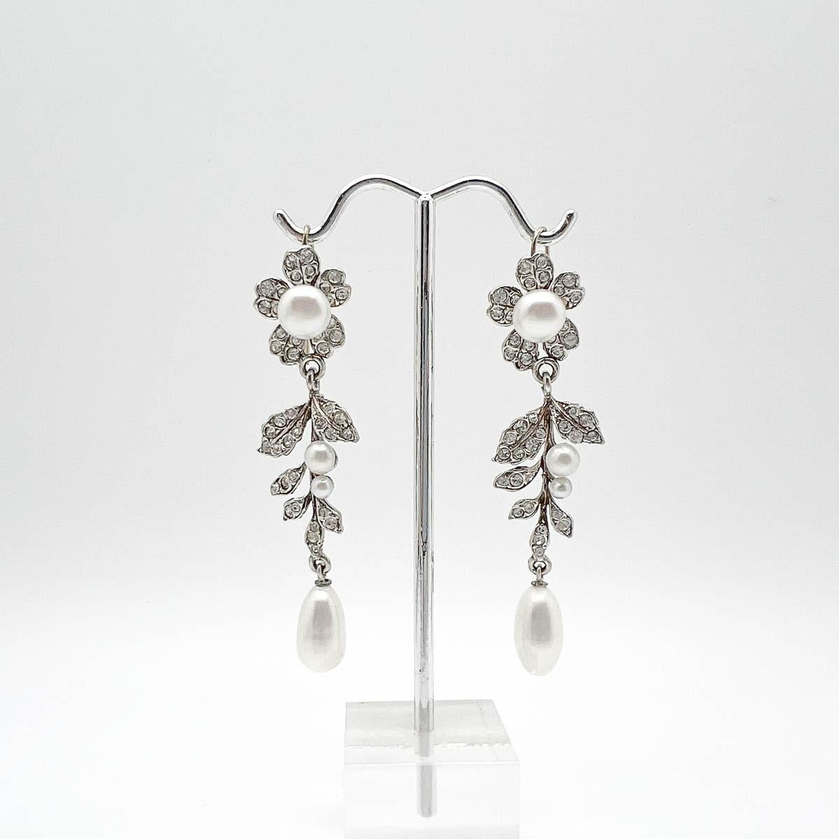 Vintage Edwardian Inspired Silver & Pearl Floral Earrings 1980s In Good Condition For Sale In Wilmslow, GB