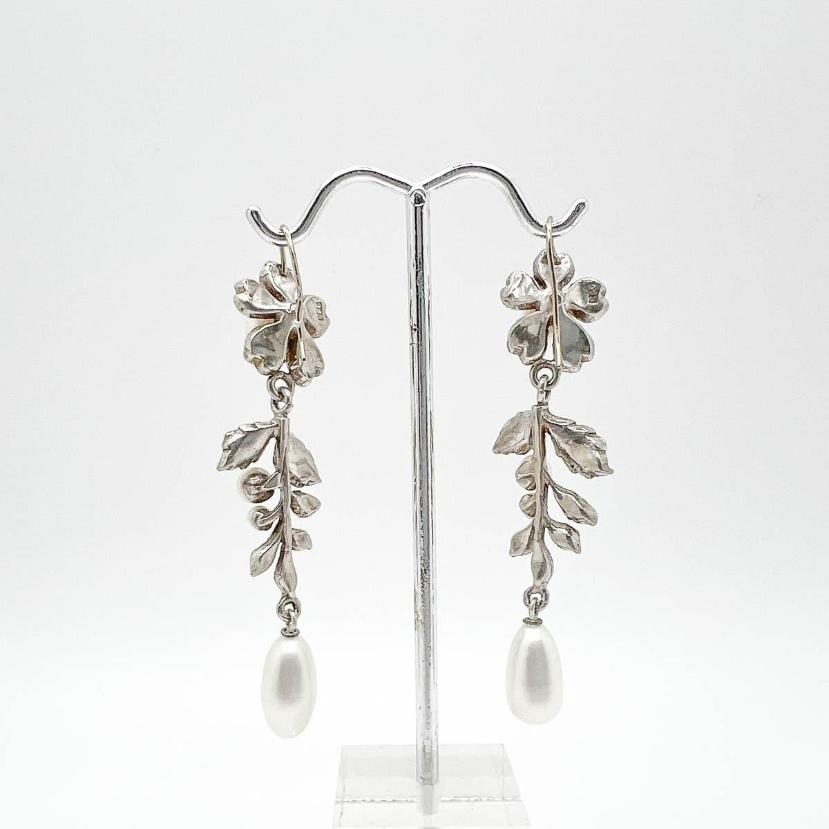 Women's or Men's Vintage Edwardian Inspired Silver & Pearl Floral Earrings 1980s For Sale