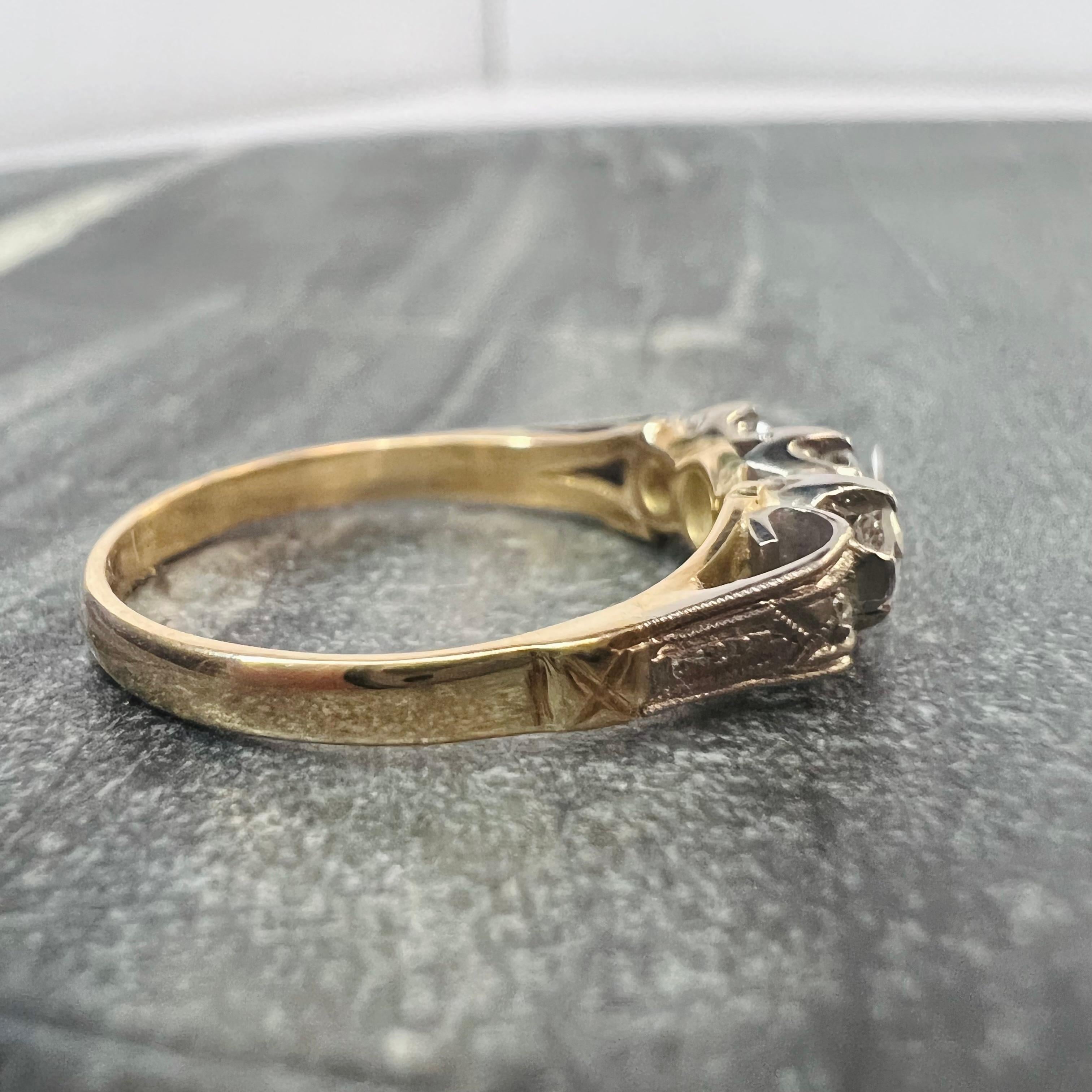 Vintage Edwardian Platinum and 18K Yellow Gold Engraved Diamond Ring In Excellent Condition For Sale In Addison, TX