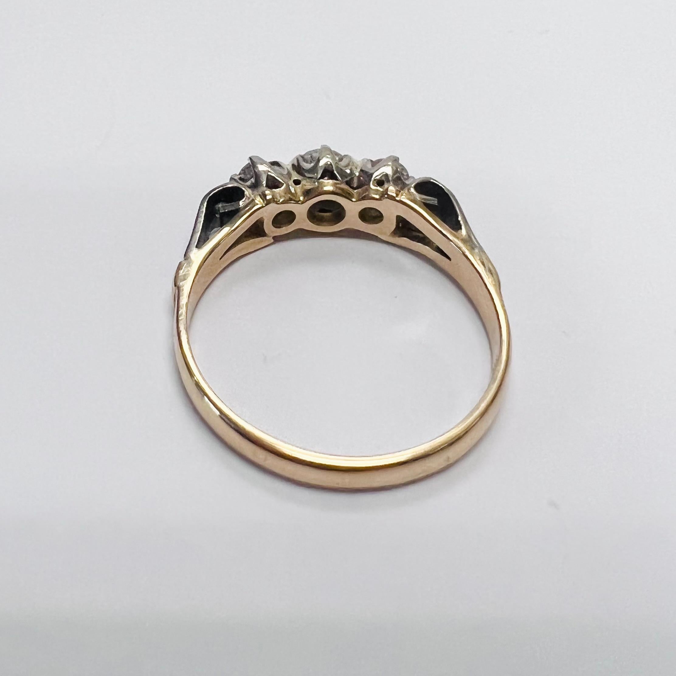 Women's Vintage Edwardian Platinum and 18K Yellow Gold Engraved Diamond Ring For Sale