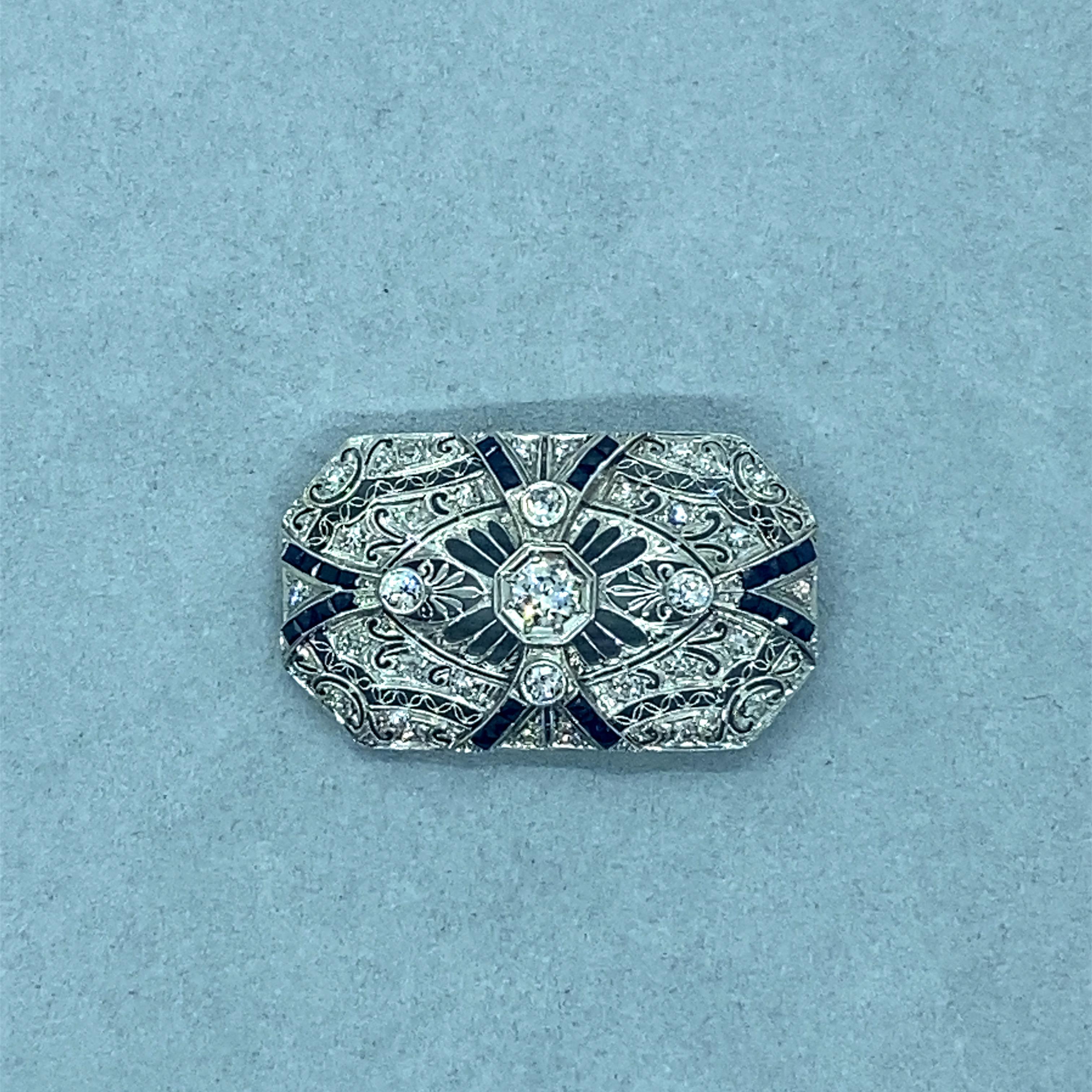 Women's Vintage Edwardian Platinum Diamond and Sapphire Filigree Brooch For Sale