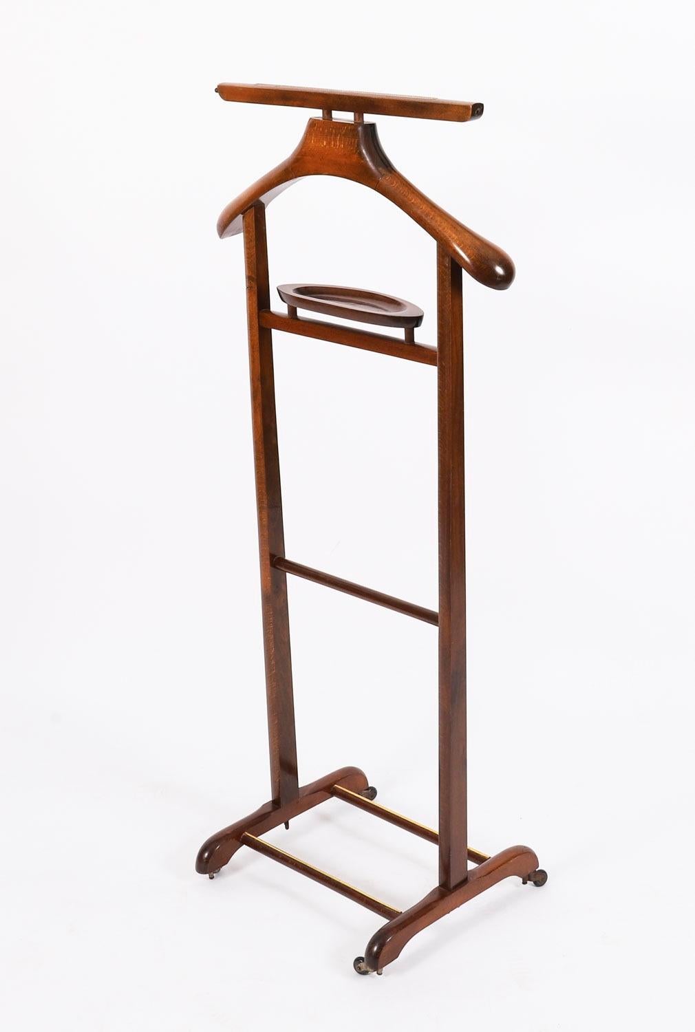 Edoardiano Appendiabiti a valet in legno di noce di epoca edoardiana tardo-novecentesca in vendita