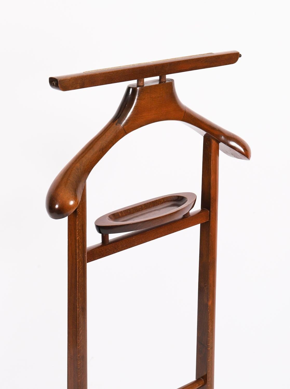 XX secolo Appendiabiti a valet in legno di noce di epoca edoardiana tardo-novecentesca in vendita