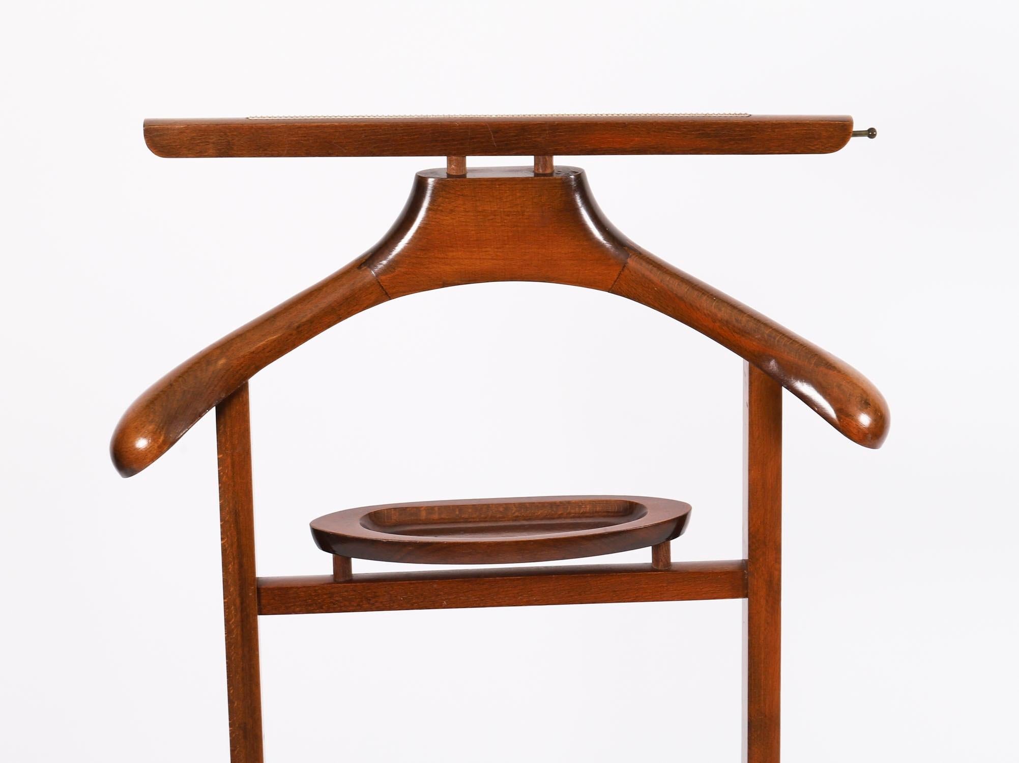 Appendiabiti a valet in legno di noce di epoca edoardiana tardo-novecentesca in vendita 1