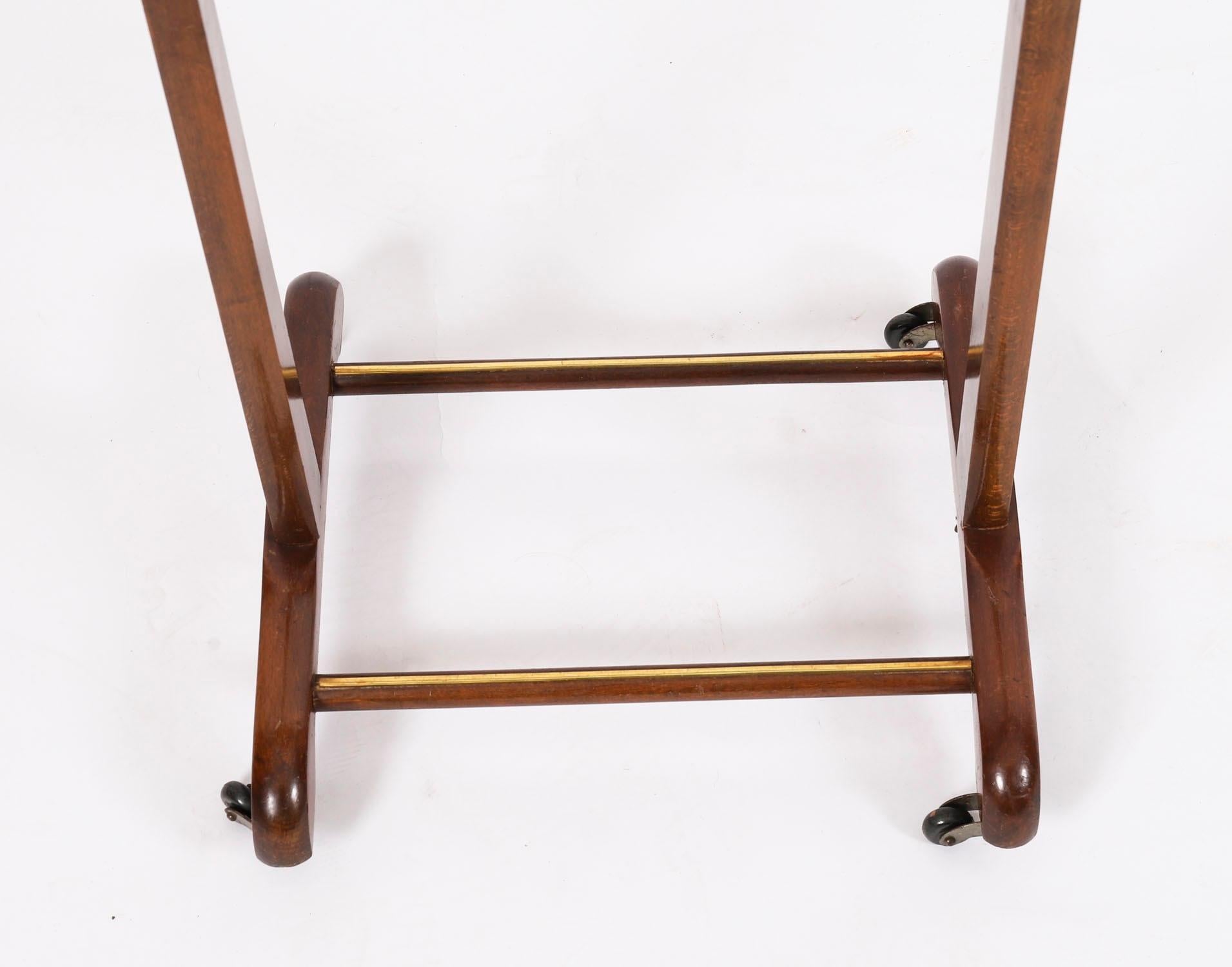 Appendiabiti a valet in legno di noce di epoca edoardiana tardo-novecentesca in vendita 2