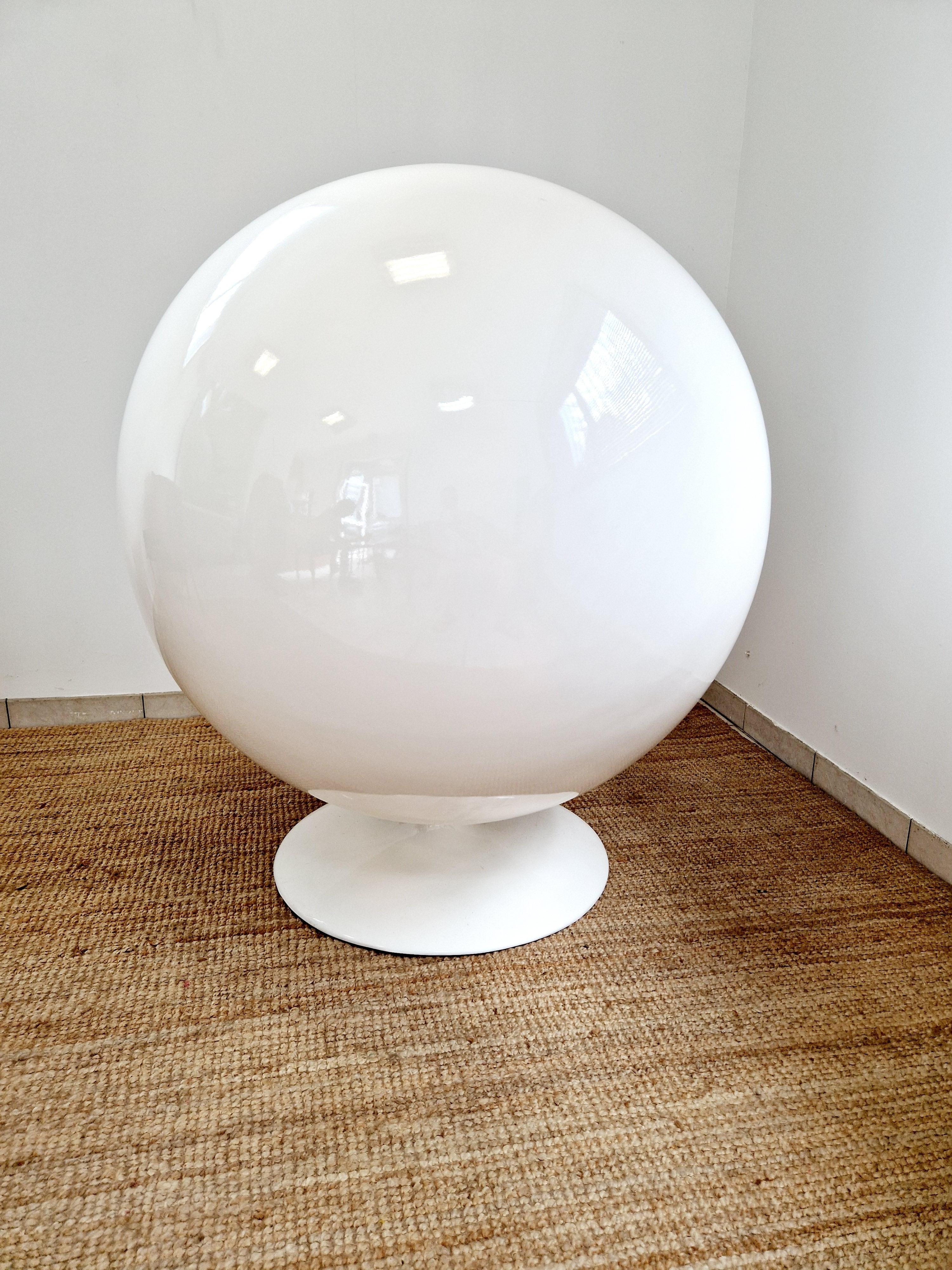 Sedia a sfera d'epoca in stile Eero Aarnio in vendita 3
