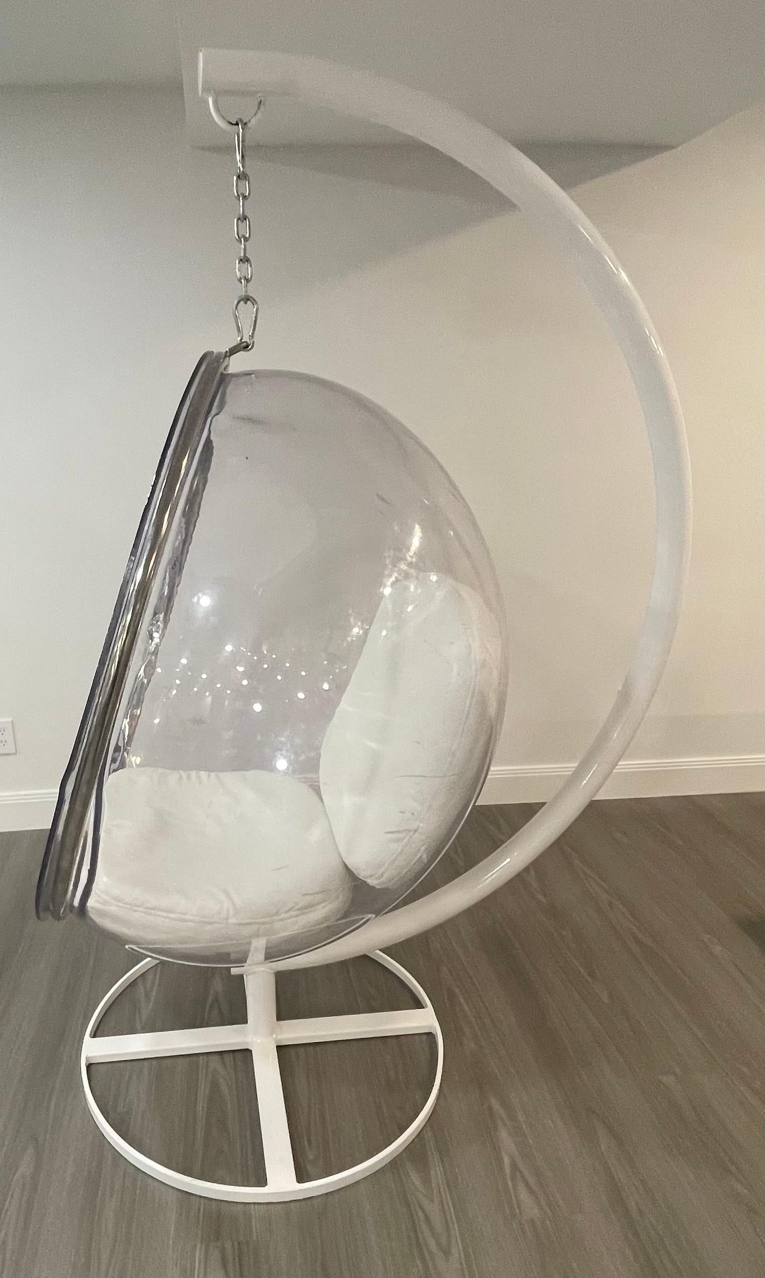 Powder-Coated Vintage Eero Aarnio Suspended Lucite Bubble Chair White Powder Coated Stand For Sale