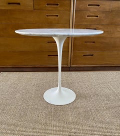 Vintage Eero Saarinen Knoll Marble Oval Top Tulip Side Table