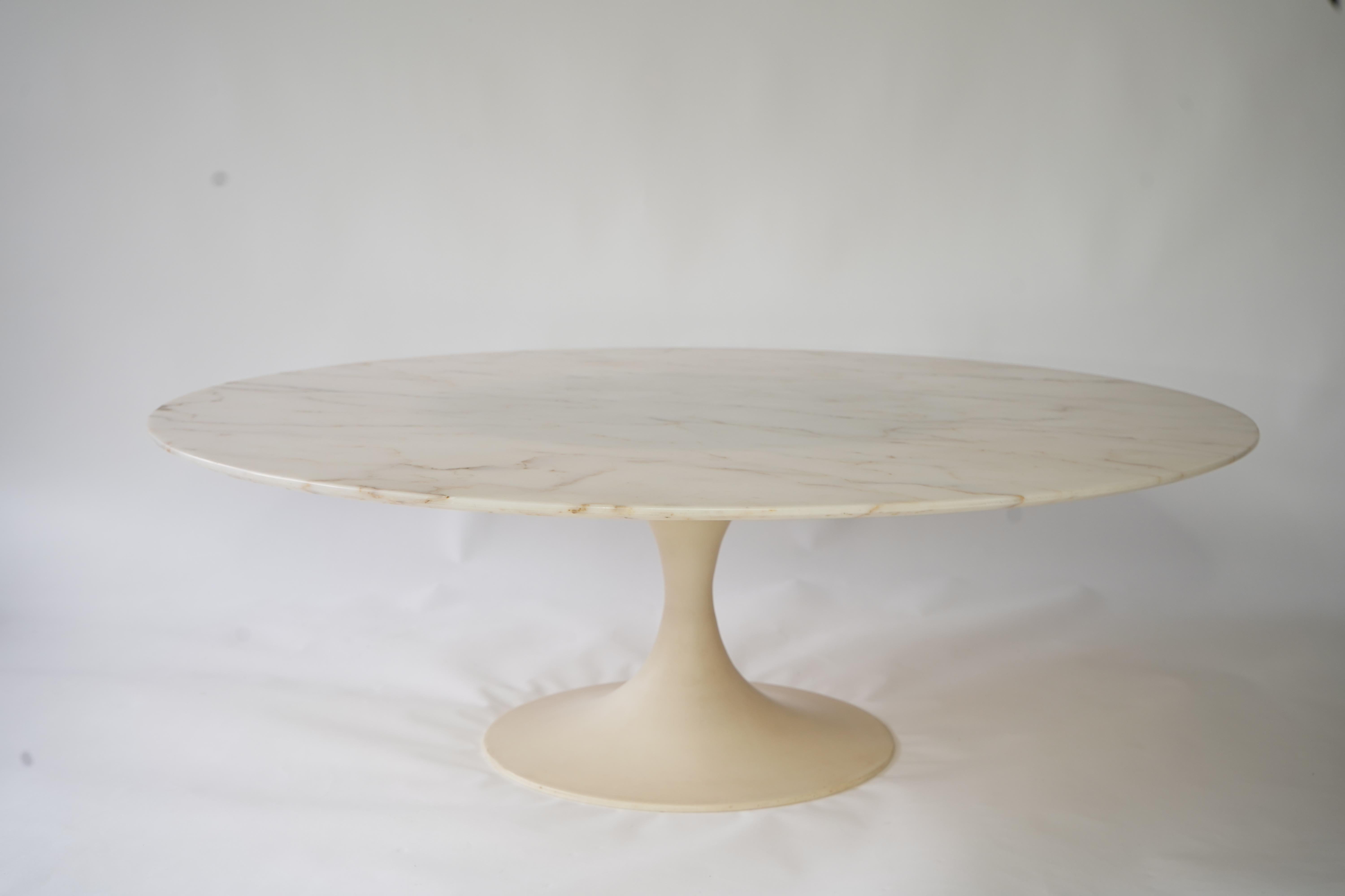 Mid-Century moderno Tavolino vintage con piano in marmo di Eero Saarinen per Knoll, anni '60 in vendita