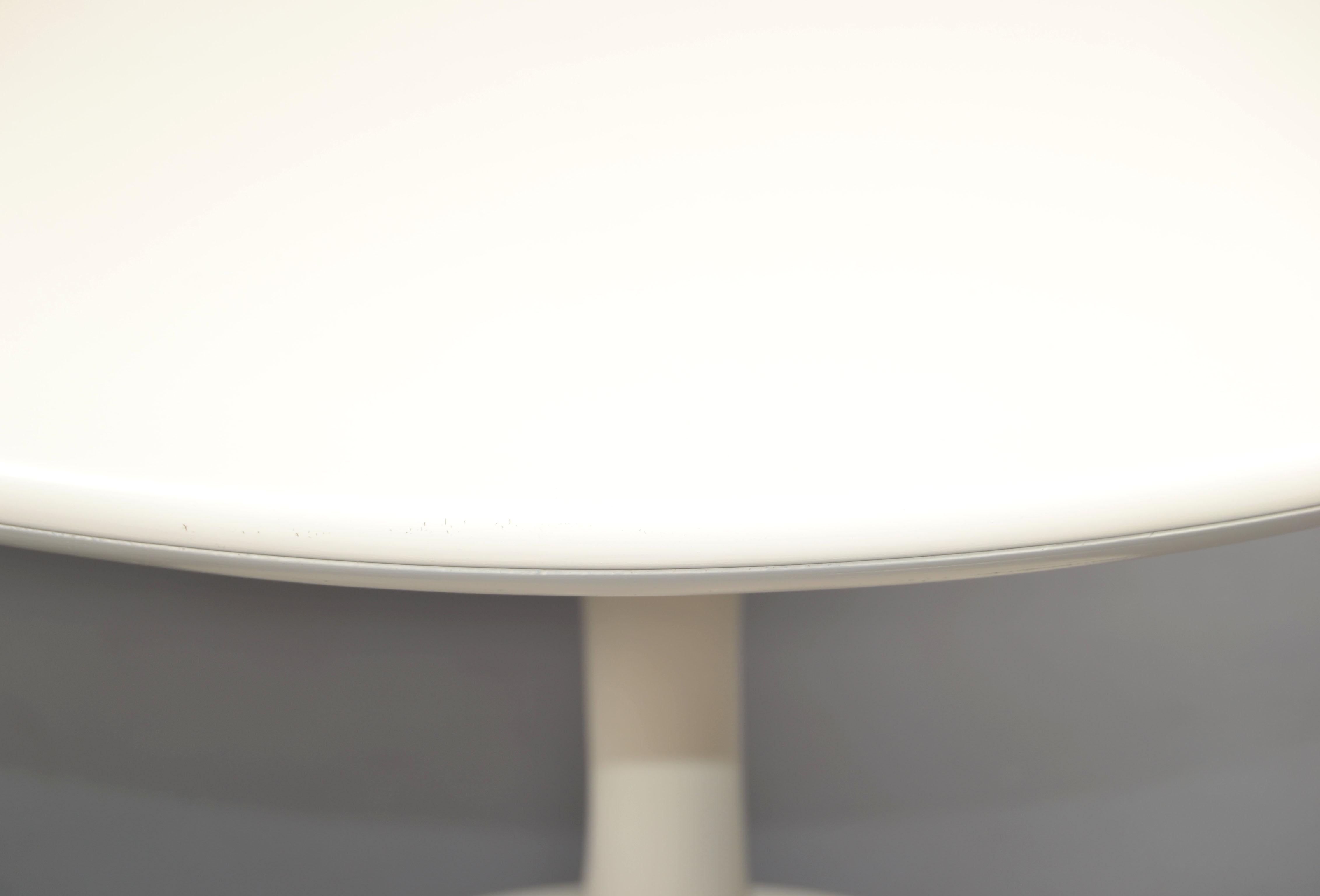 Table basse vintage Eero Saarinen Off White Tulip Base Knoll Associates des années 1960 en vente 5