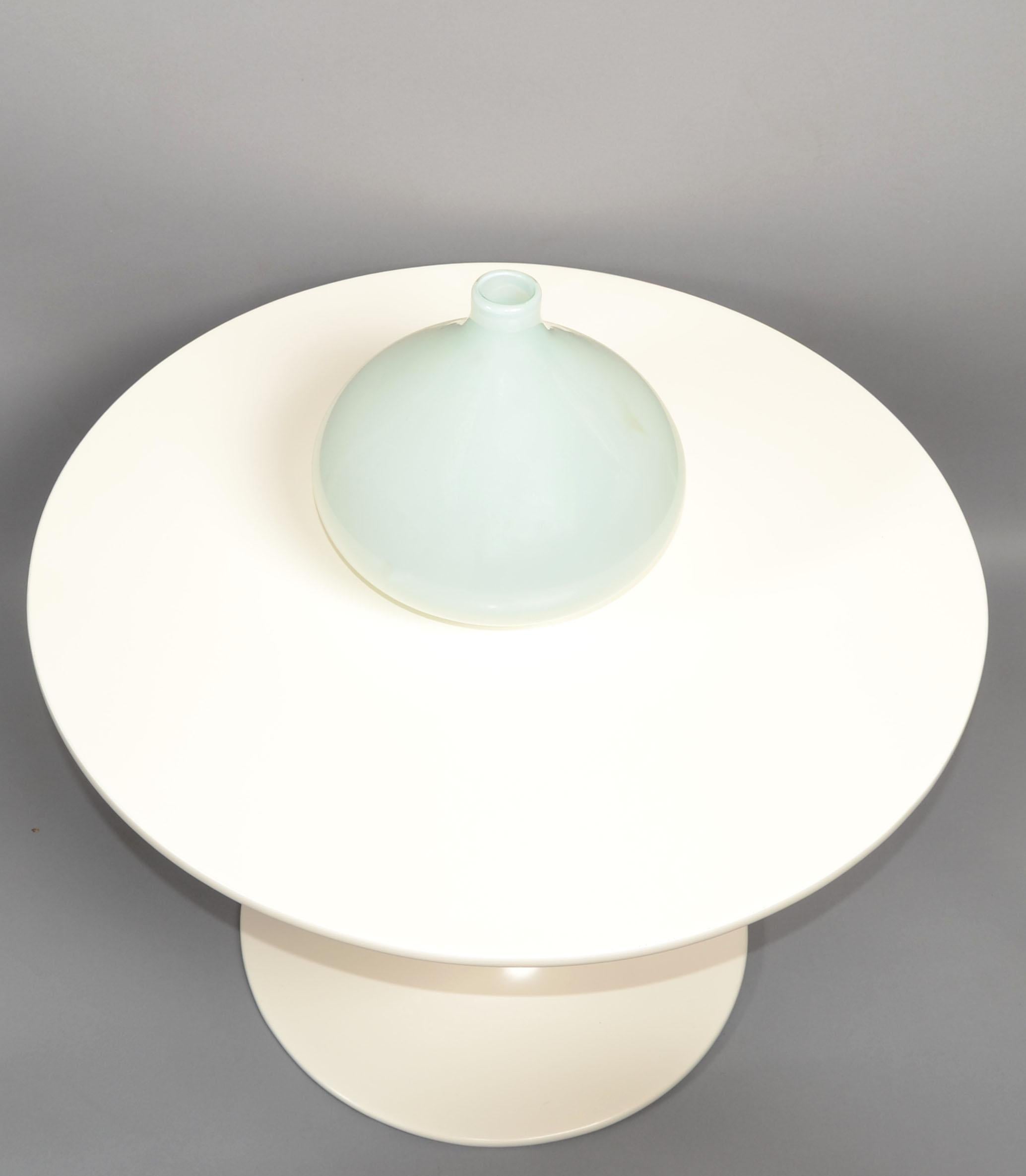 Table basse vintage Eero Saarinen Off White Tulip Base Knoll Associates des années 1960 en vente 9
