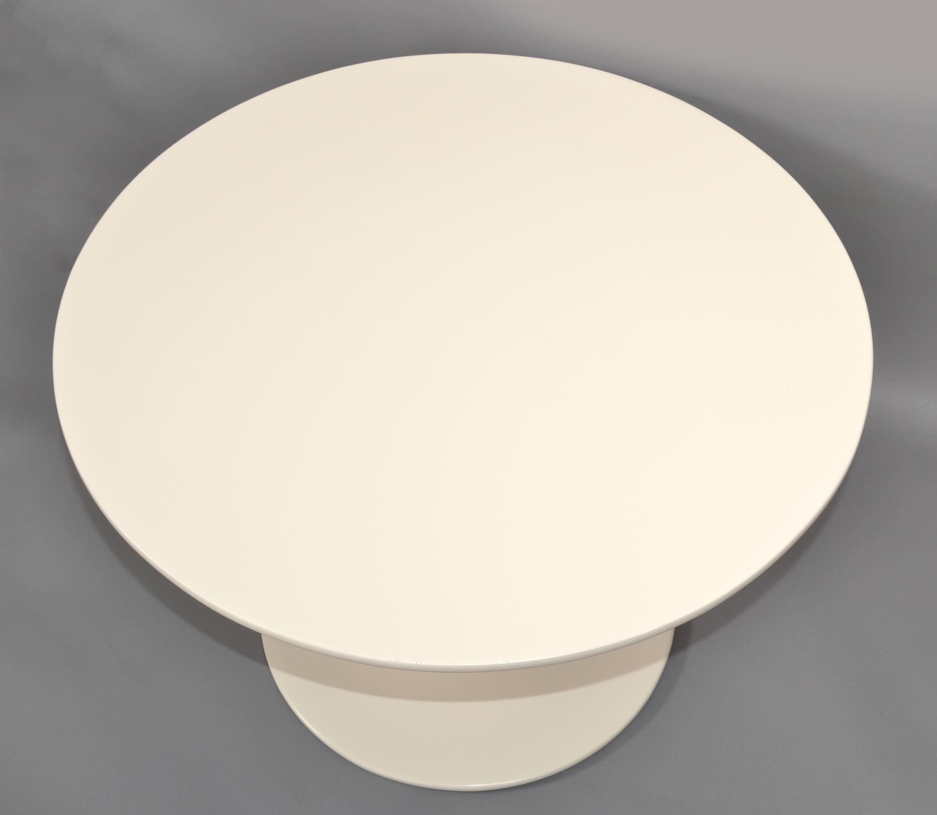 Fer Table basse vintage Eero Saarinen Off White Tulip Base Knoll Associates des années 1960 en vente