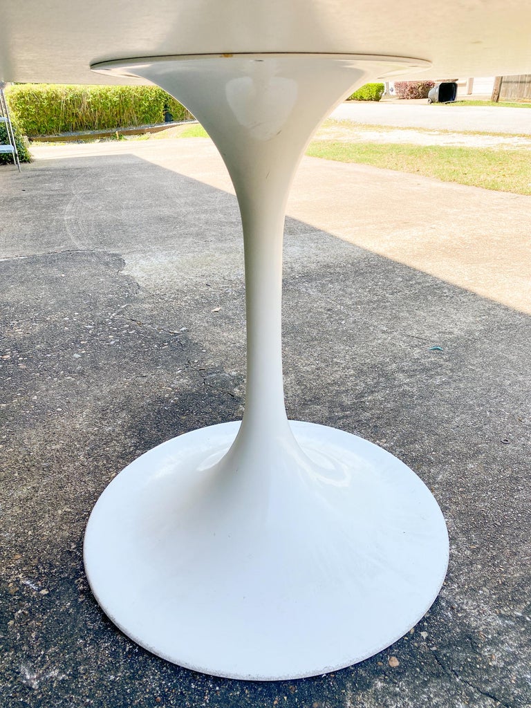 Vintage Eero Saarinen Tulip Dining Table in White For Sale ...
