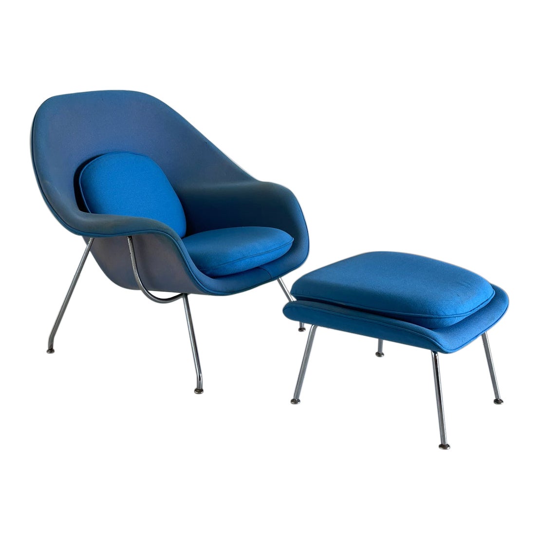 Vintage Eero Saarinen Womb Chair and Ottoman