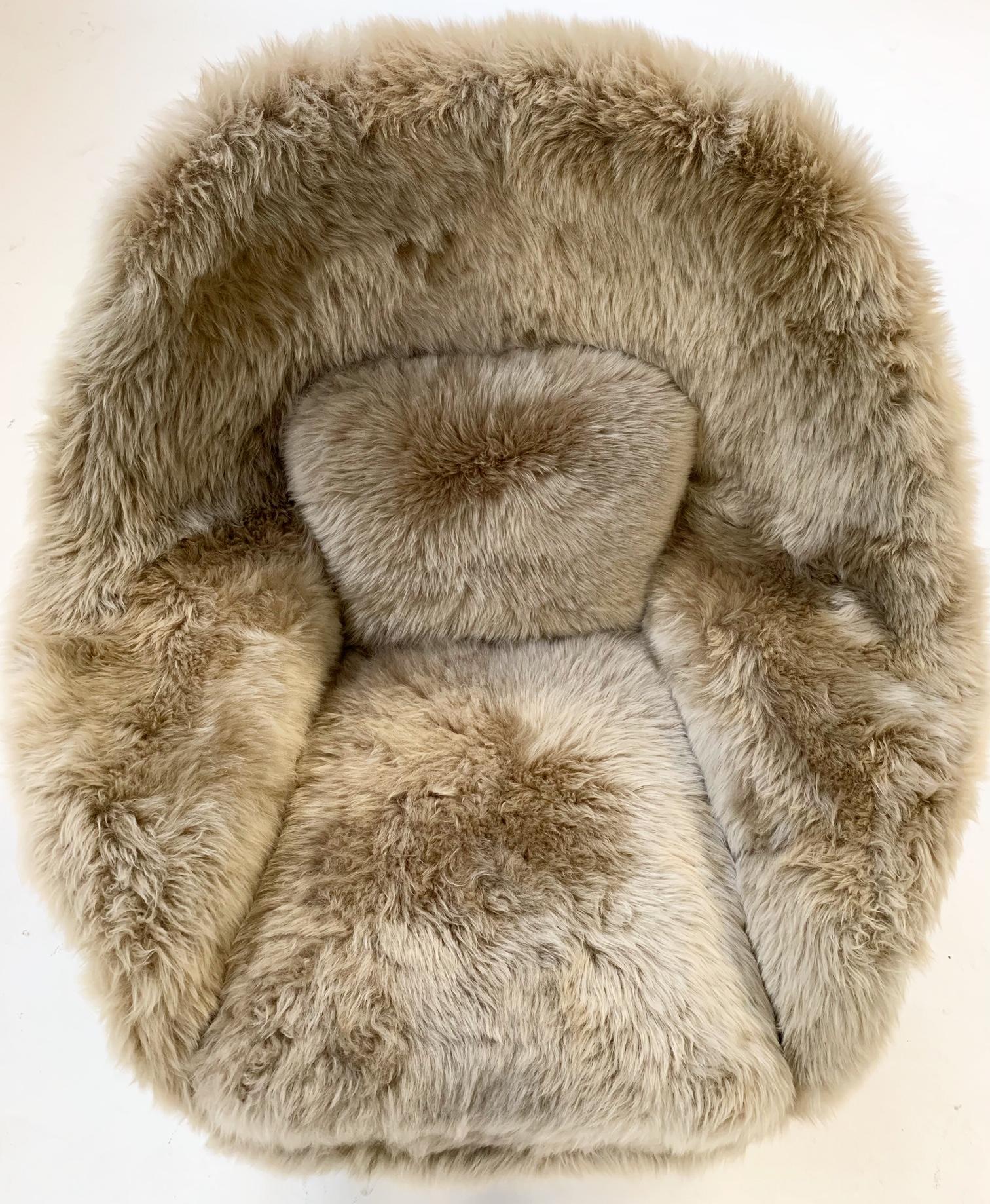 American Vintage Eero Saarinen Womb Chair Restored in New Zealand Sheepskin