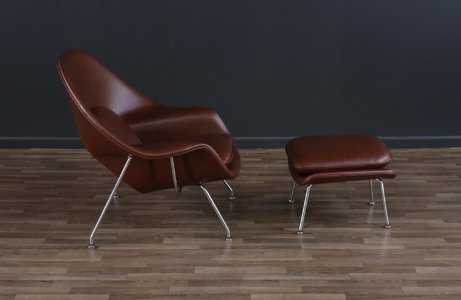 Mid-Century Modern Vintage Eero Saarinen 