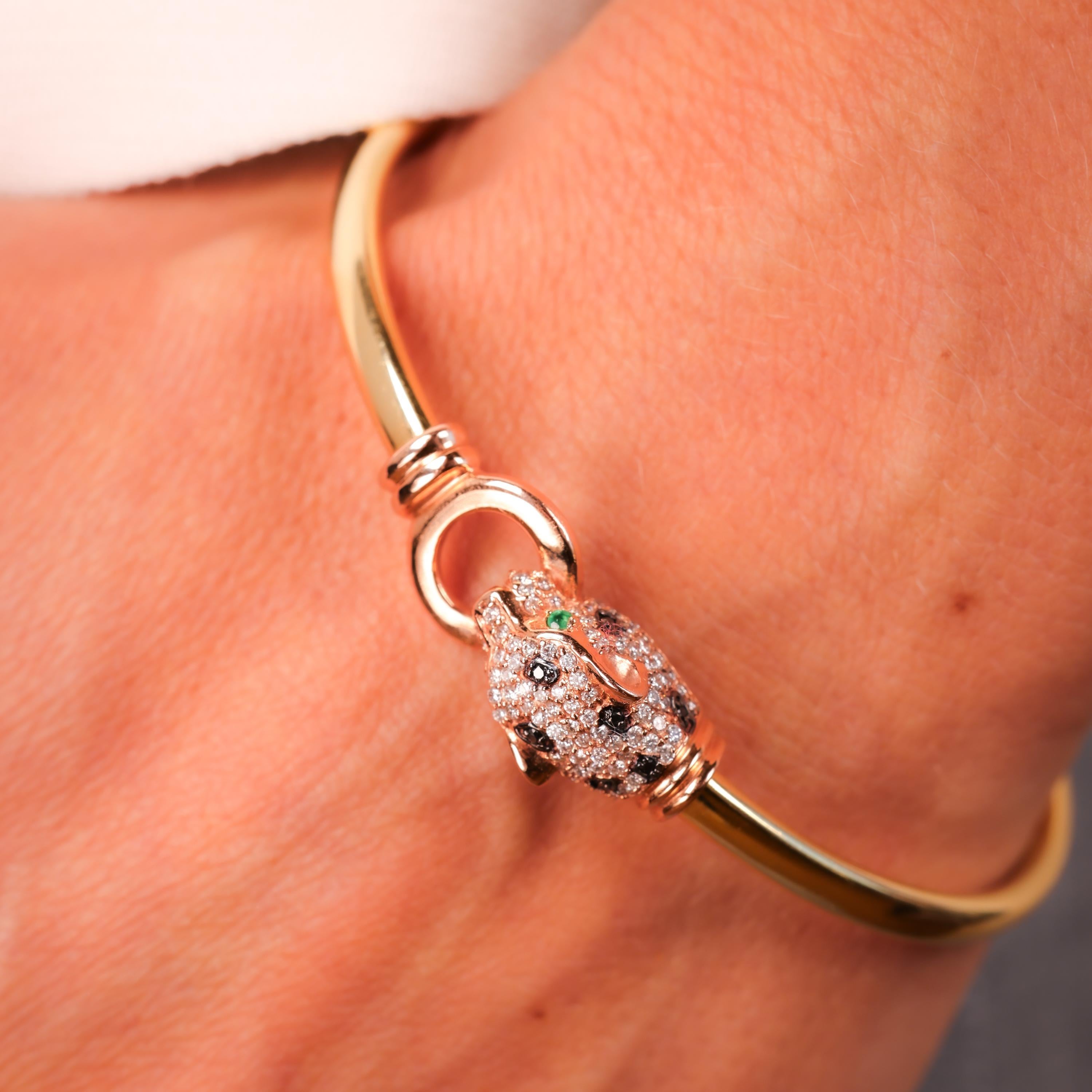Vintage Effy Black and White Diamond Emerald Two Tone Panther Bangle In Excellent Condition In Beverly Hills, CA
