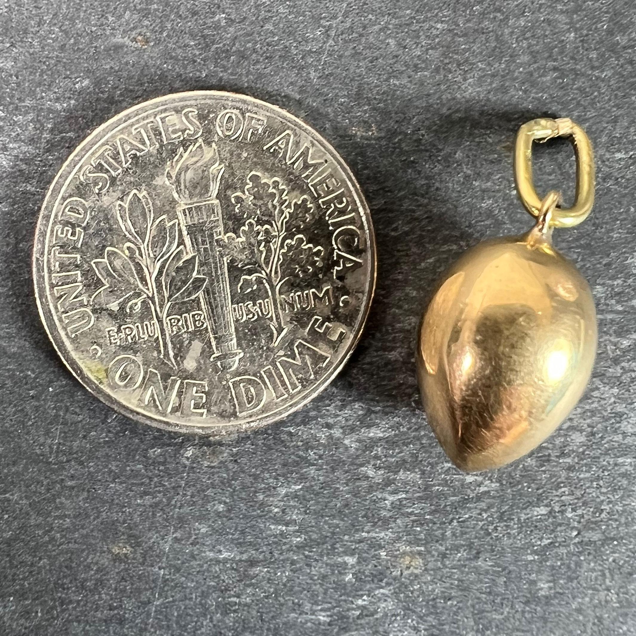 Ciondolo a forma di uovo d'epoca in oro giallo 18K in vendita 7