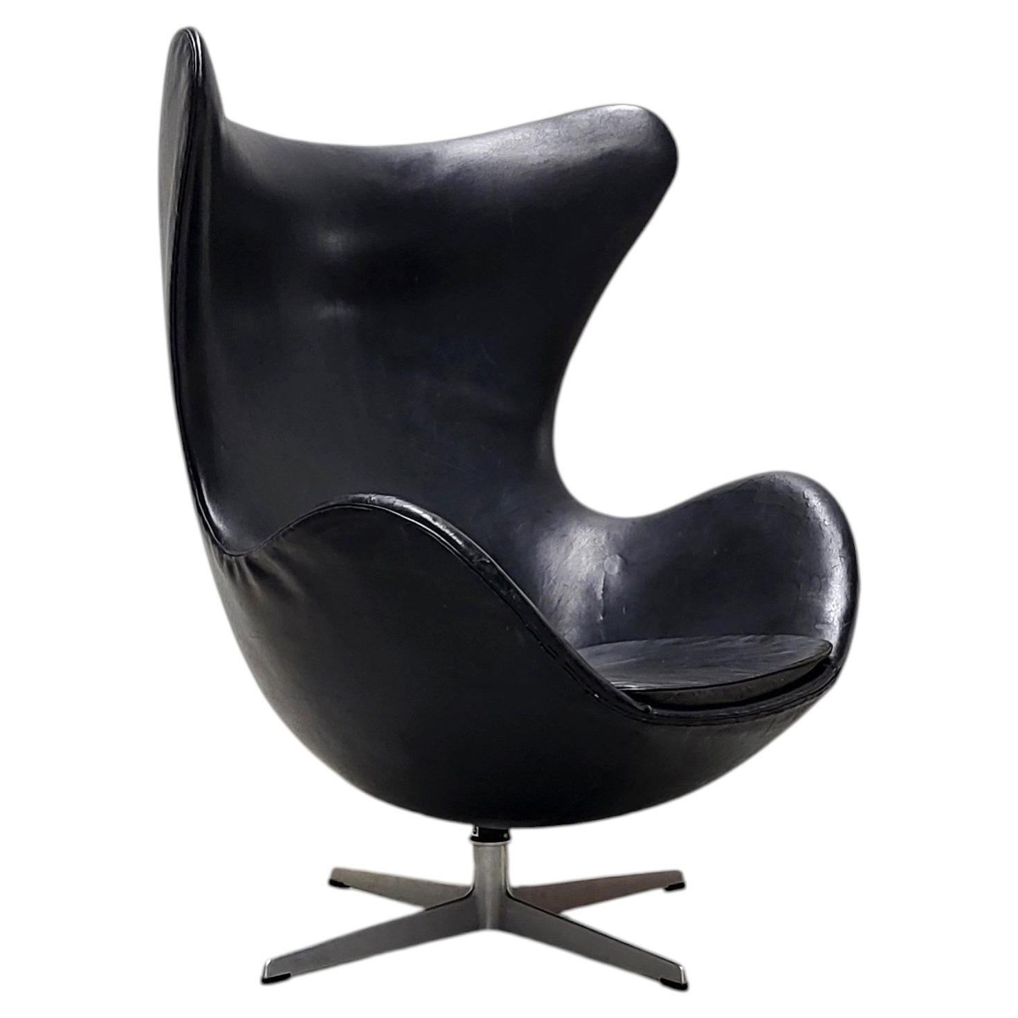 Vintage Egg Chair by Arne Jacobsen for Fritz Hansen 1965 For Sale