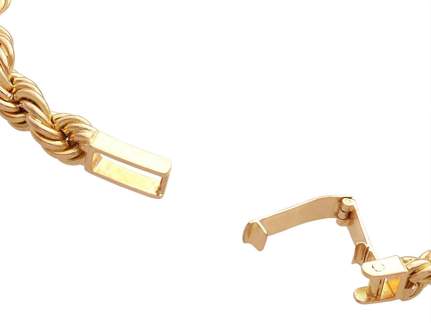 Women's or Men's Vintage Egyptian 9.25 Carat Chrysoprase Yellow Gold Bracelet For Sale
