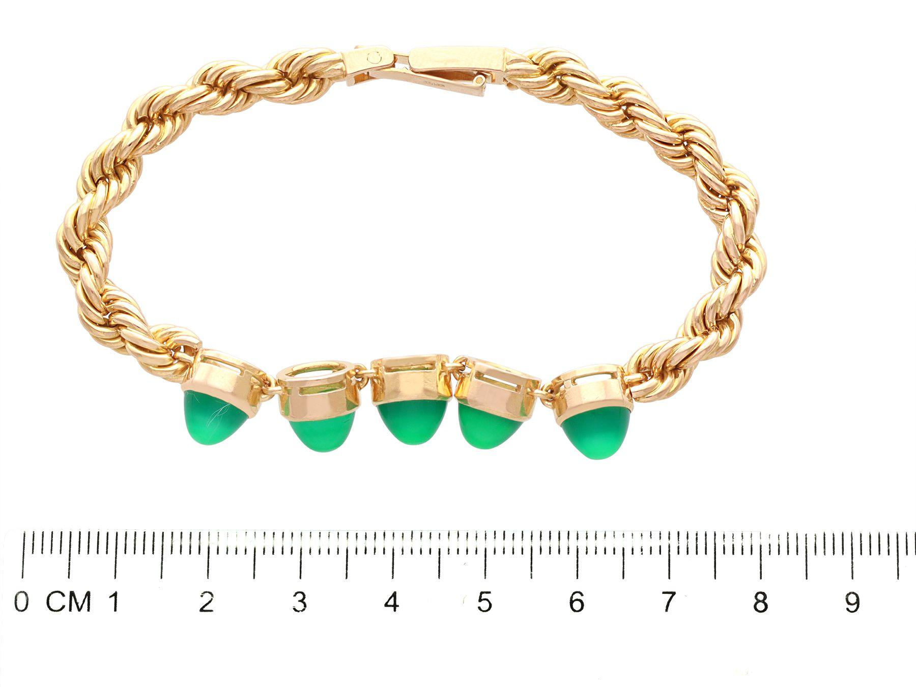 Vintage Egyptian 9.25 Carat Chrysoprase Yellow Gold Bracelet For Sale 2
