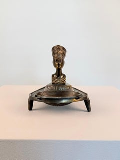 Posacenere vintage egiziano in ottone con effigie di Nefertiti, contenitore decorativo in stile Mid-Century, anni '60