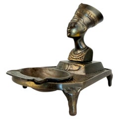 Posacenere vintage egiziano in ottone con effigie di Nefertiti, contenitore decorativo in stile Mid-Century, anni '60