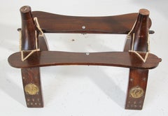 Sgabello egiziano vintage a sella di cammello