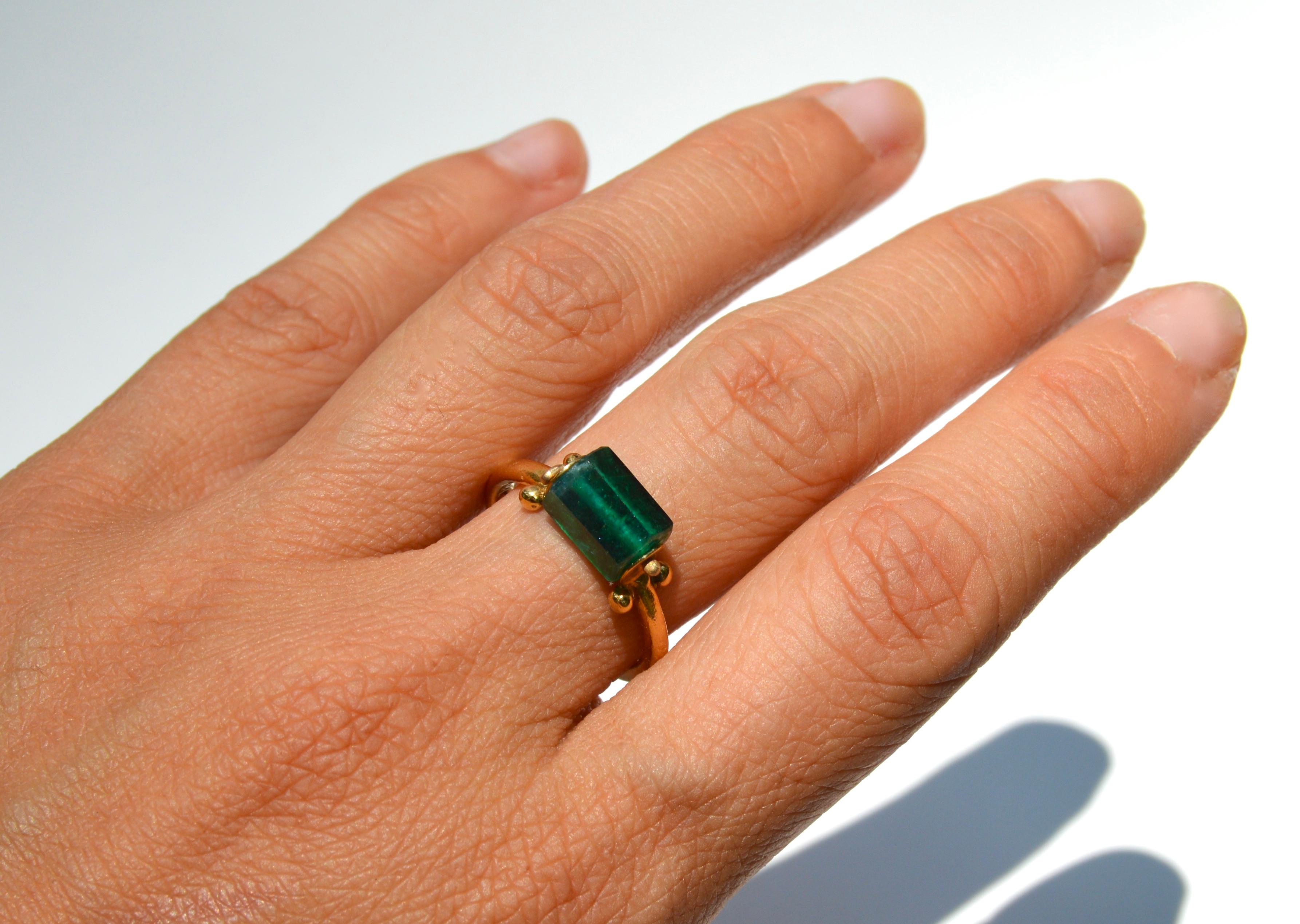 Egyptian Revival Vintage Emerald 14 Karat Gold Metropolitan Museum of Art Hellentisic Ring