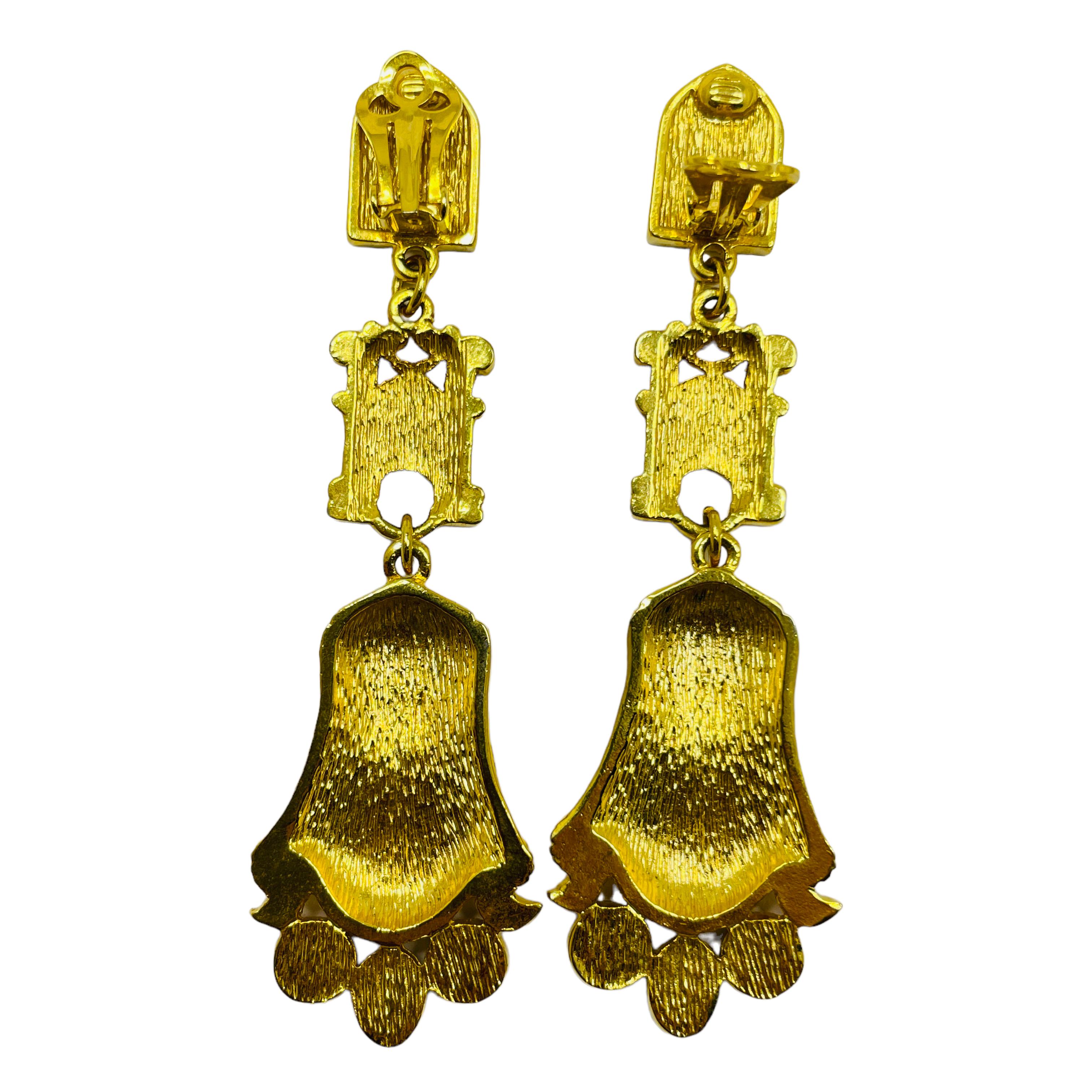 Women's or Men's Vintage Egyptian gold dangle designer runway clip on earrings For Sale