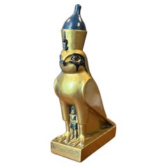 Ägyptische Horus Falcon-Skulptur eines Falcons im Vintage-Stil von Lloyd Bryan