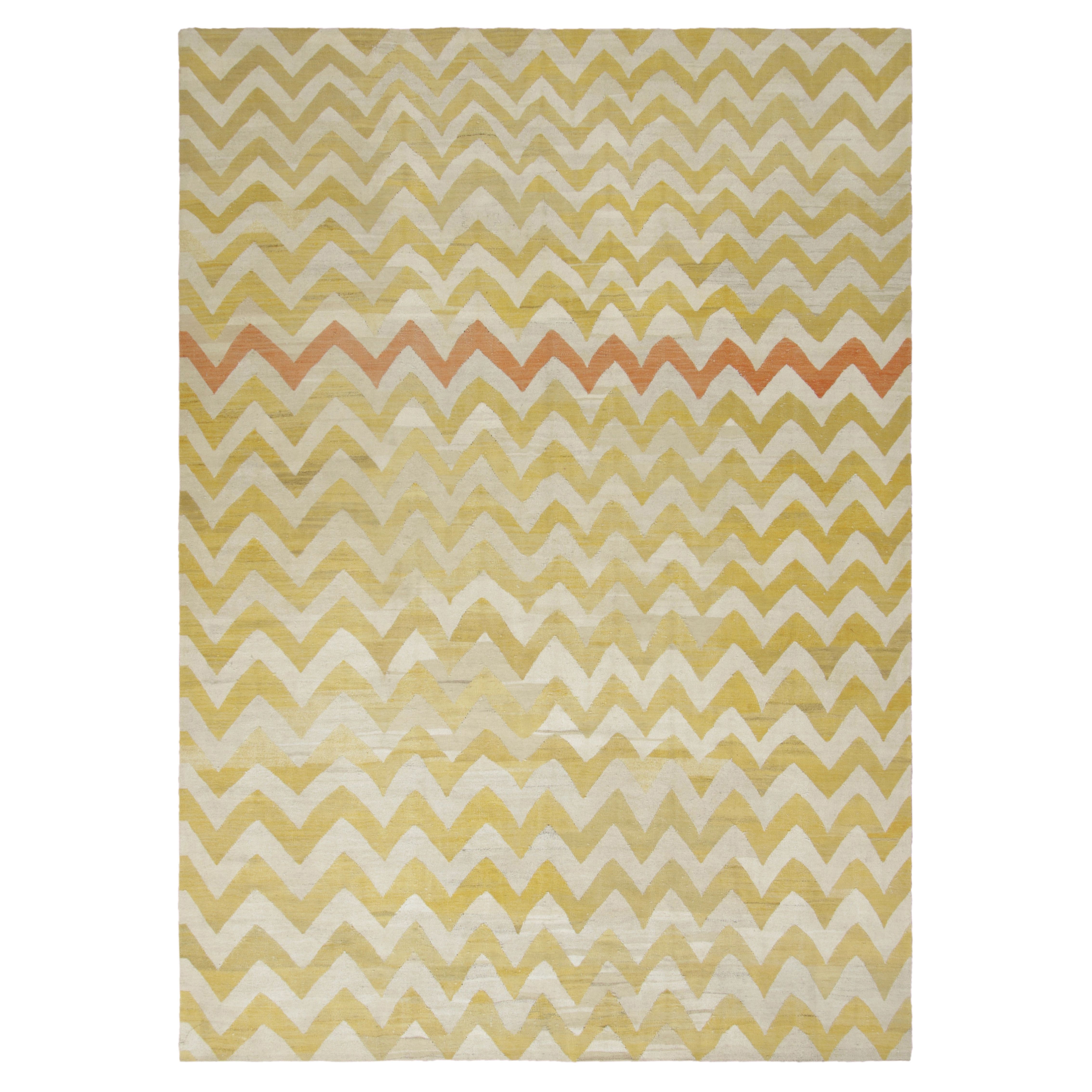 Ägyptischer Vintage-Kilim mit Gold und Chevrons - Rug 
Kilim im Angebot
