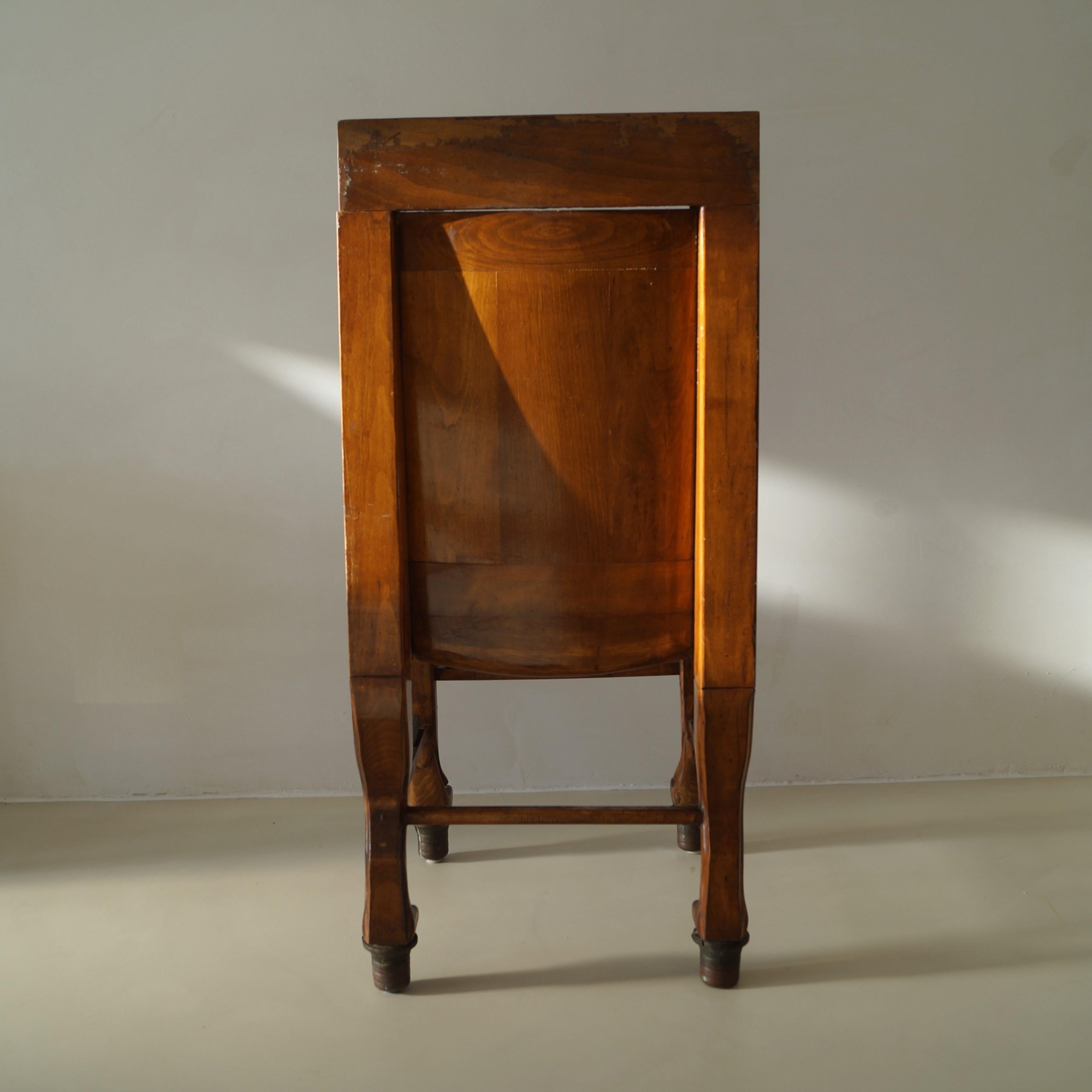 Vintage Egyptian Revival chair inspired on Tutankhamun's tomb chair, c. 1955 For Sale 1