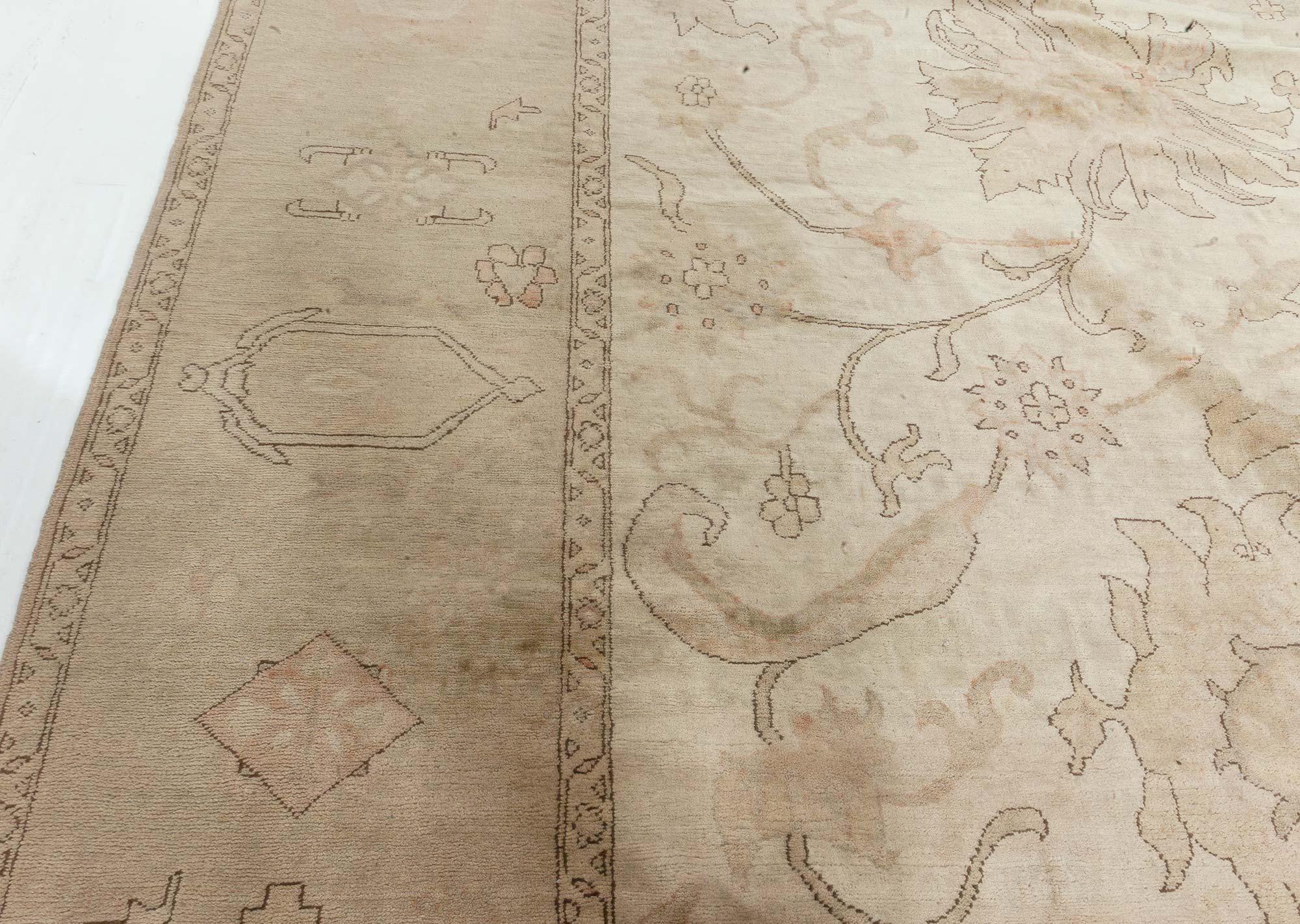 Vintage Egyptian Traditional rug
Size: 12'3
