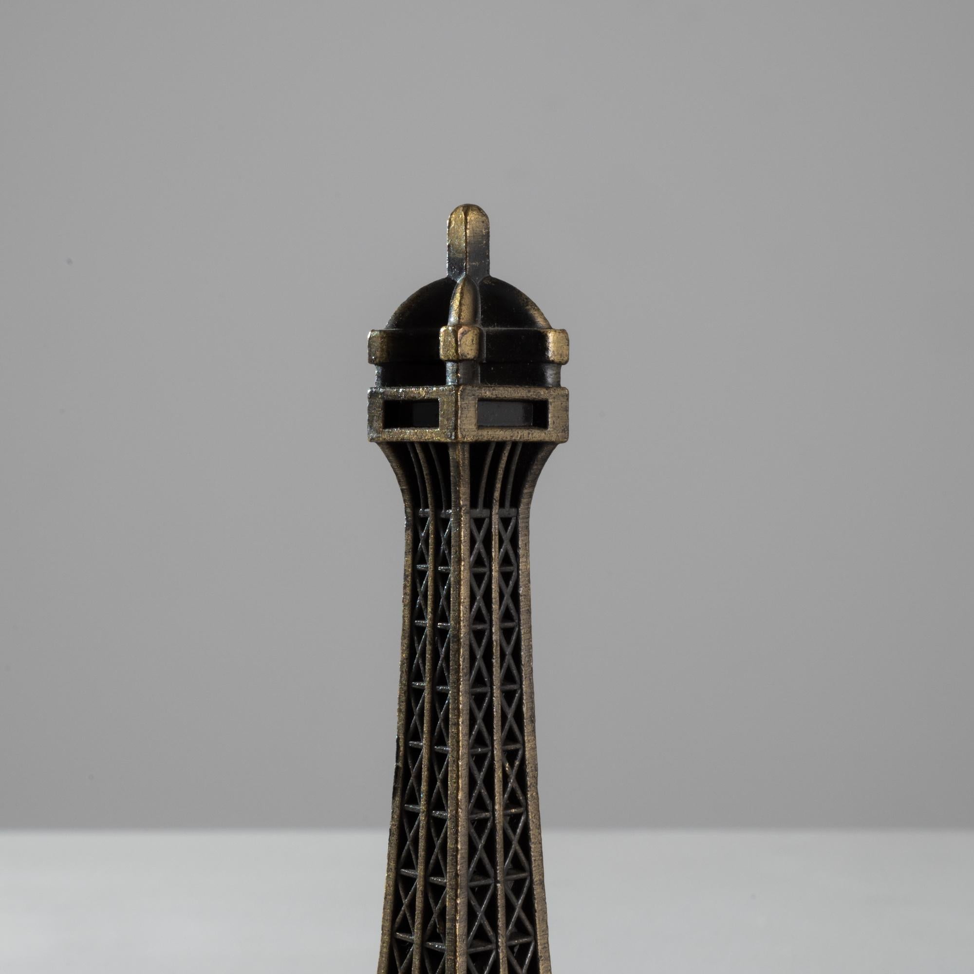 eiffel tower made of toothpicks