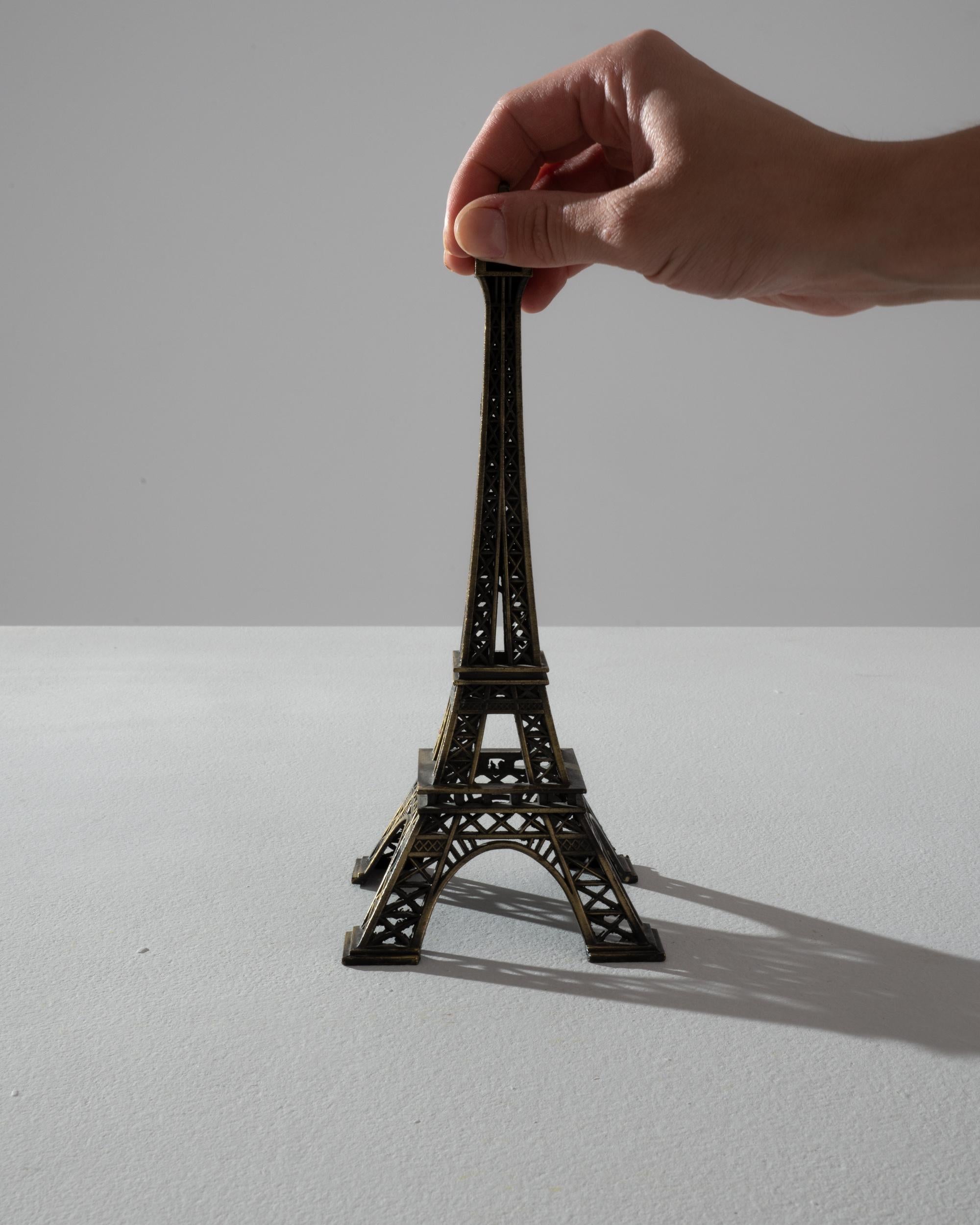 Vintage Eiffel Tower Miniature In Good Condition For Sale In High Point, NC