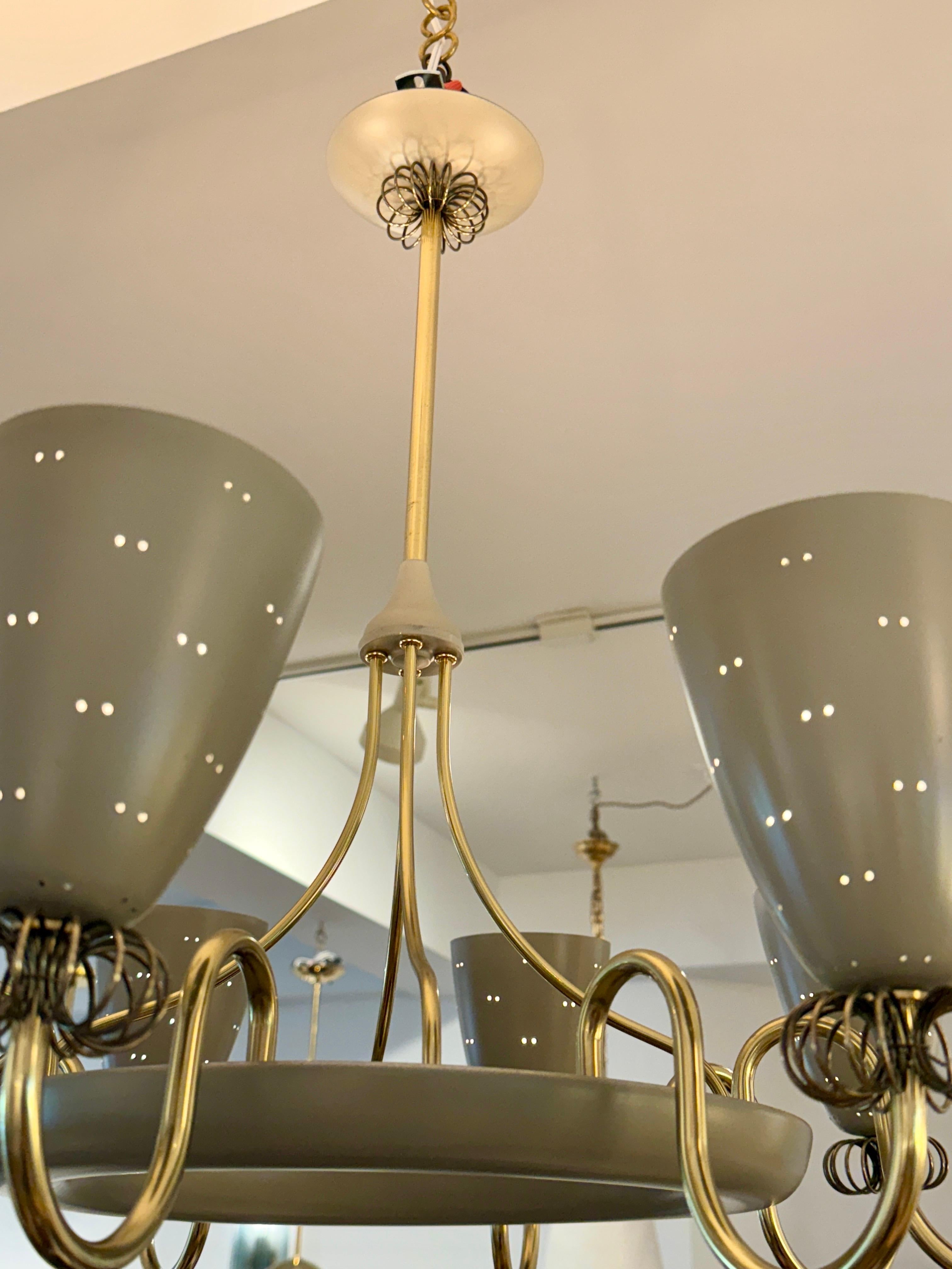 Canadien Chandelier vintage à huit (8) lumières 