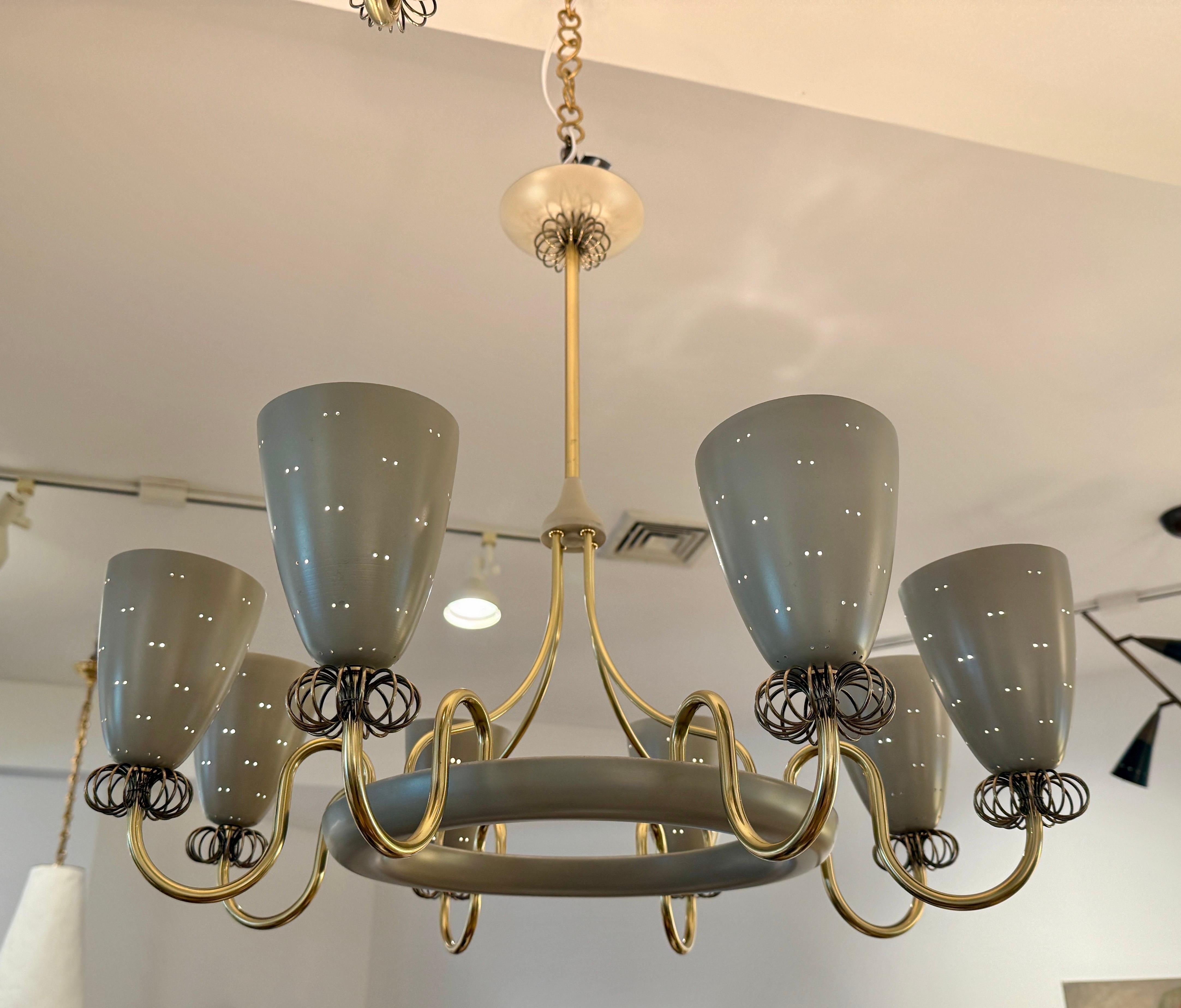Chandelier vintage à huit (8) lumières 
