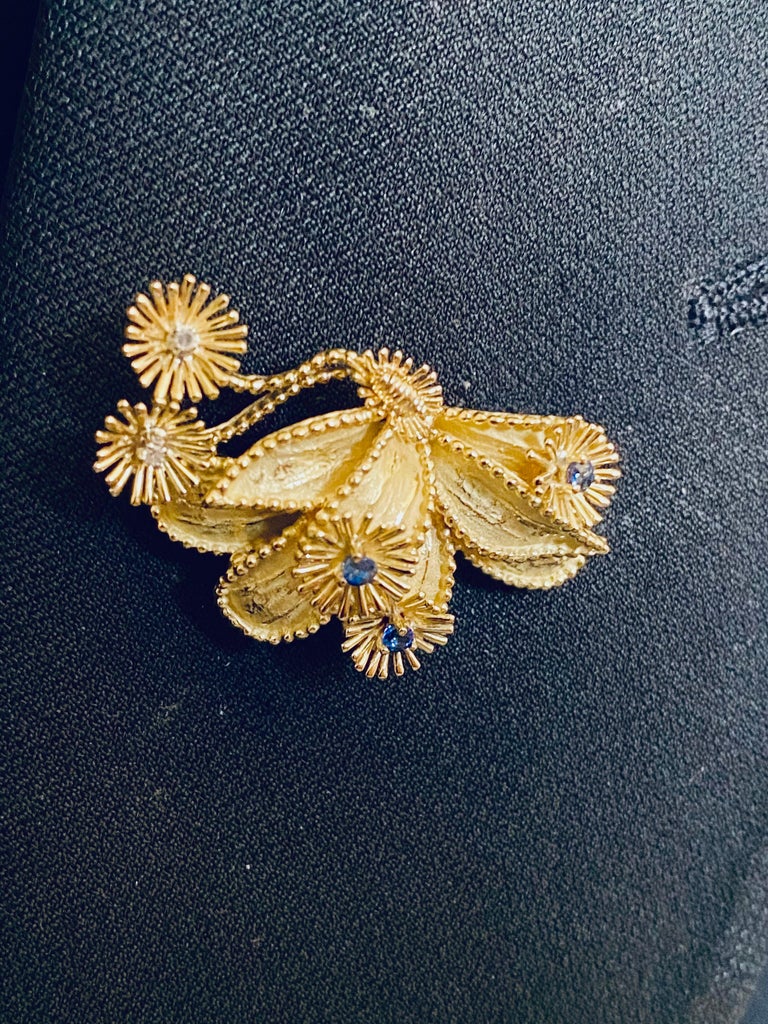 Post-War Vintage Eighteen Karat Gold Brooch by Tiffany and Co with Sapphires and Diamonds For Sale