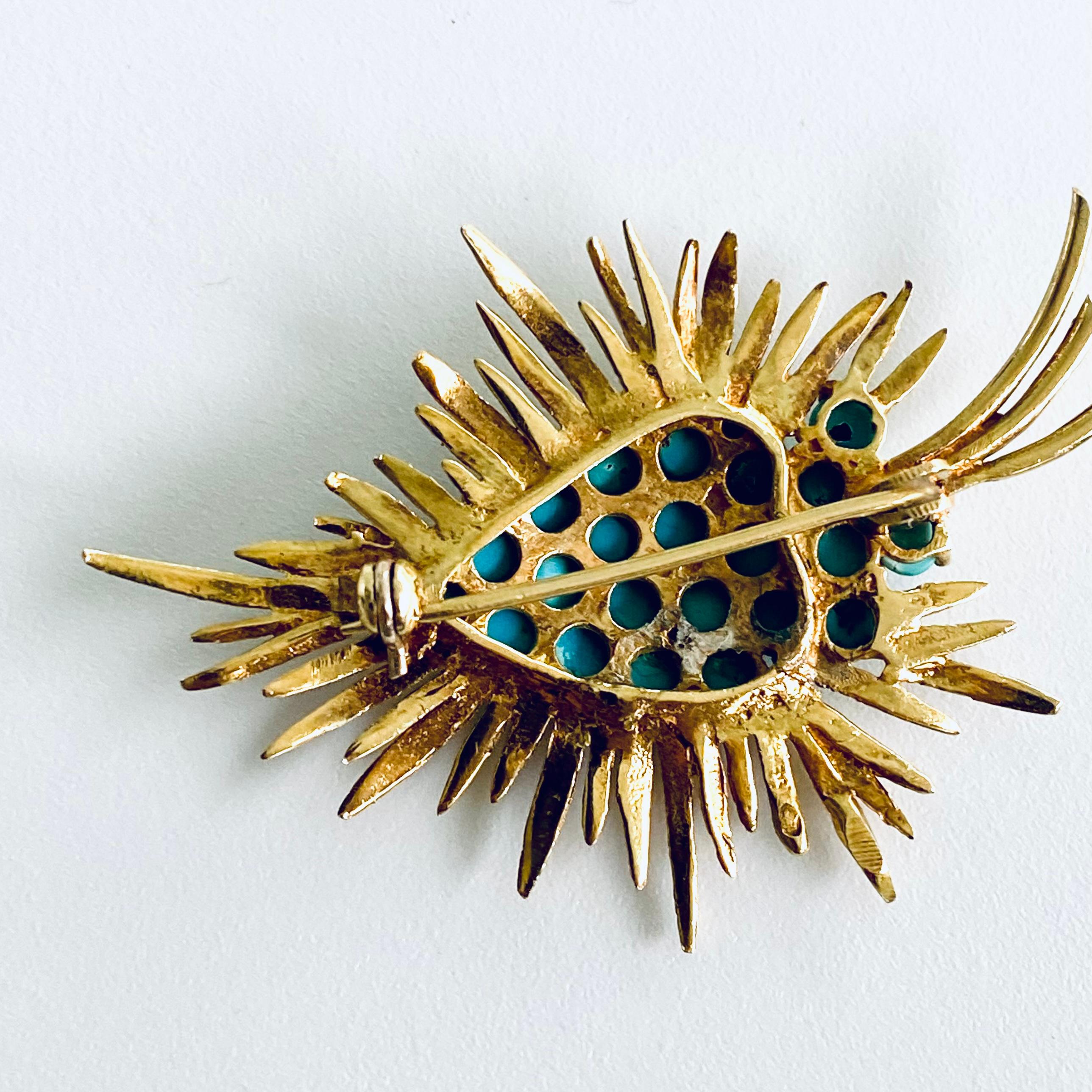 Women's or Men's Vintage Eighteen Karat Gold Brutalist Style Leaf Brooch Cluster of Turquoise