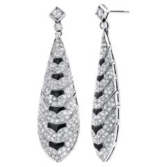 Boucles d'oreilles pendantes en or blanc 18 carats Onyx Diamant 2.90 Carat 2.2 Inch